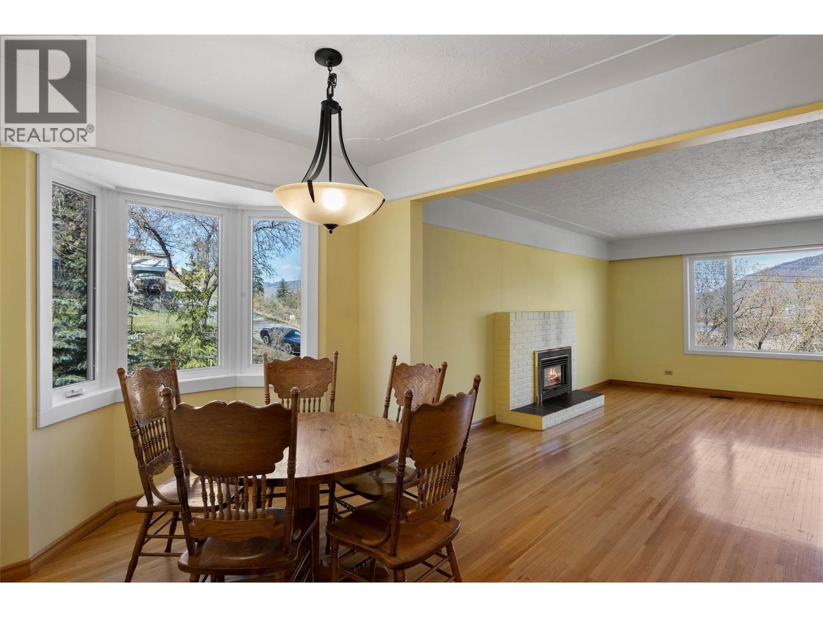 211 CONNAUGHT ROAD - 9