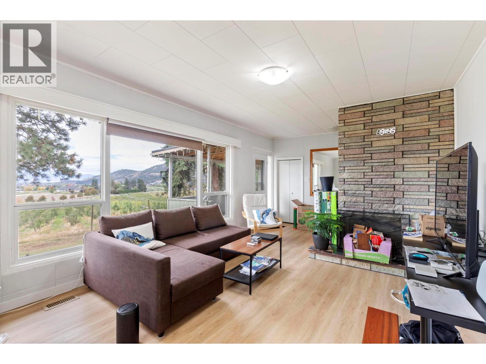  590 Brenda Road, Kelowna