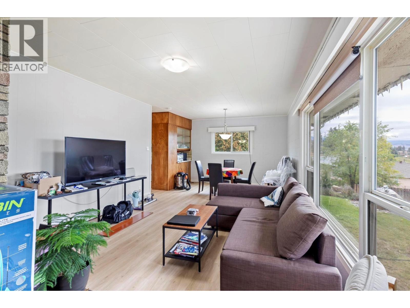  590 Brenda Road, Kelowna