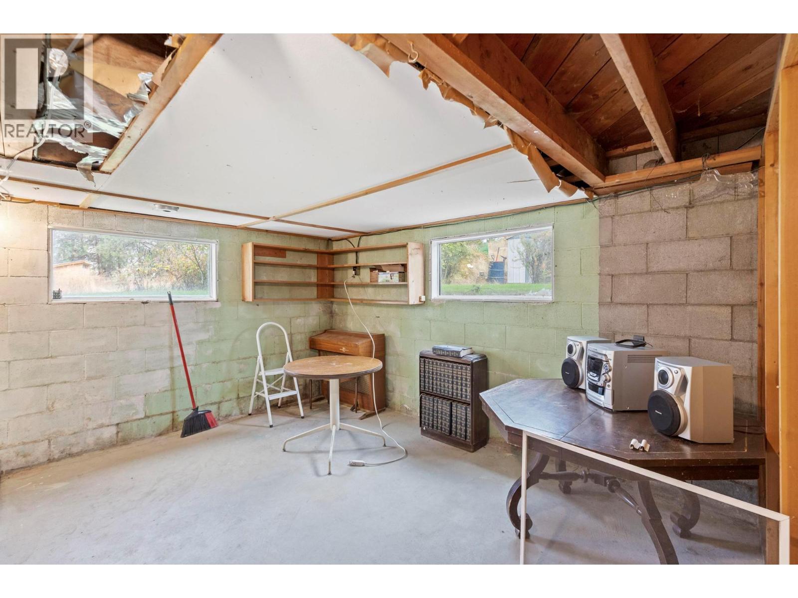  590 Brenda Road, Kelowna