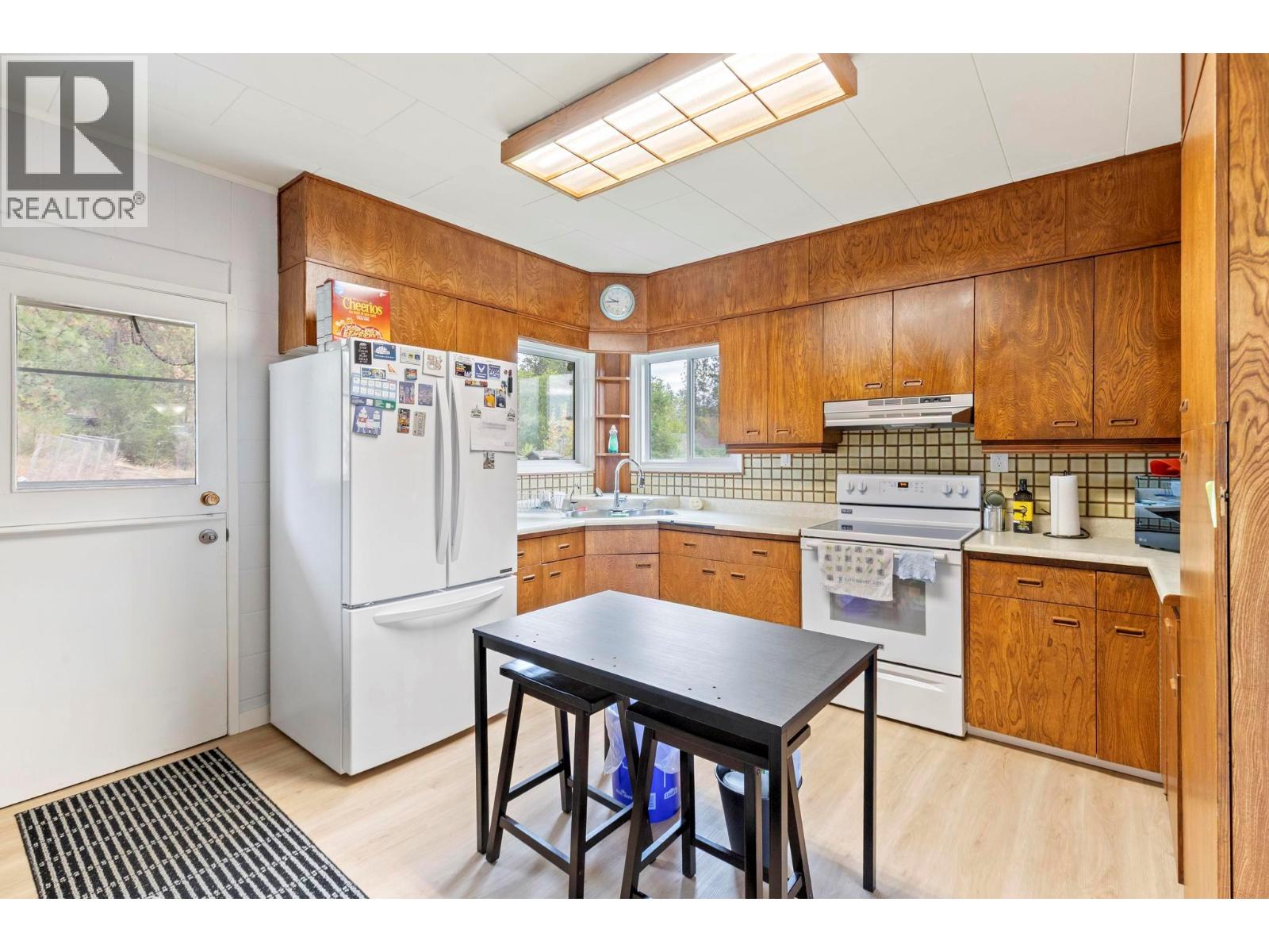  590 Brenda Road, Kelowna