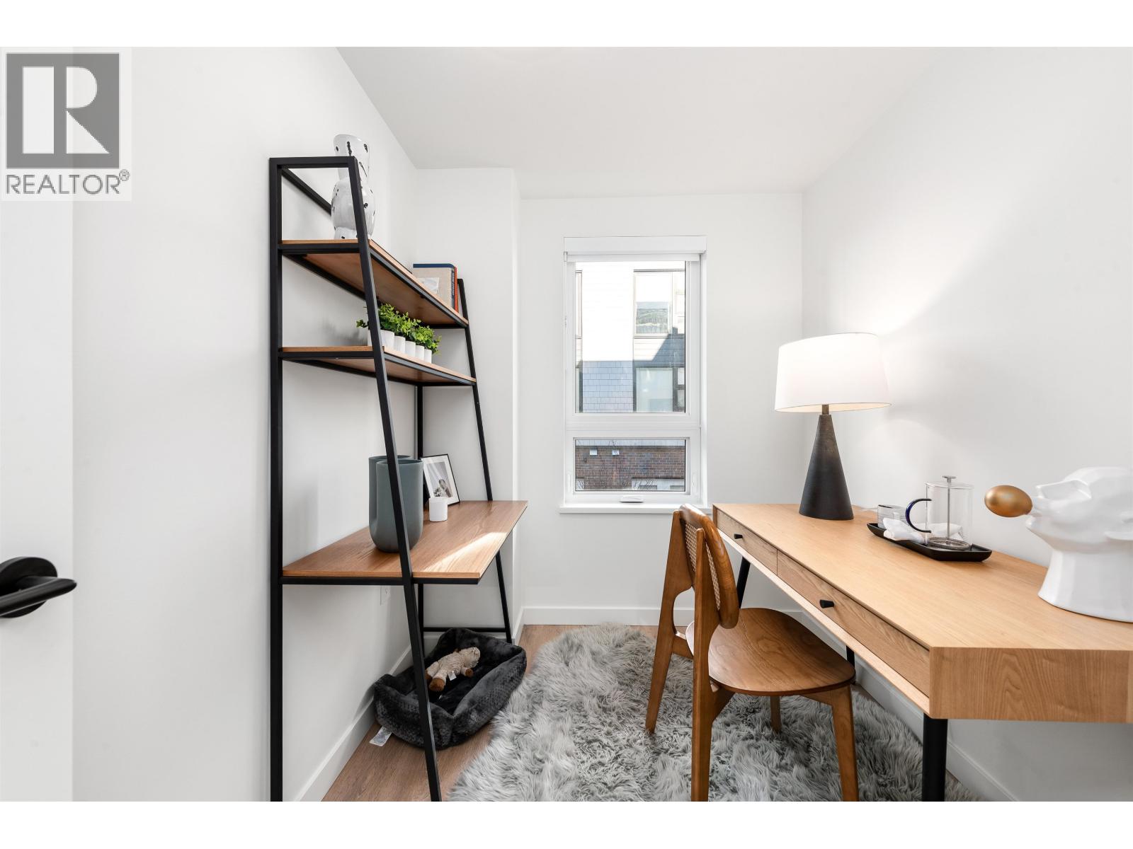 135 535 E 2ND STREET, North Vancouver
