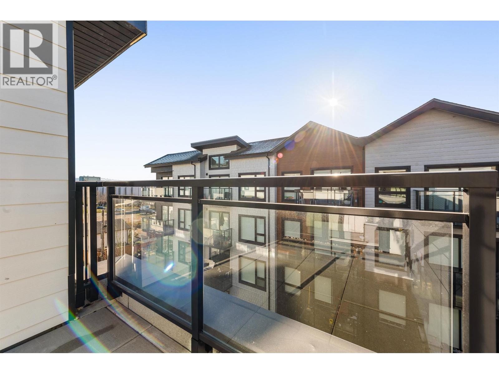 135 535 E 2ND STREET, North Vancouver