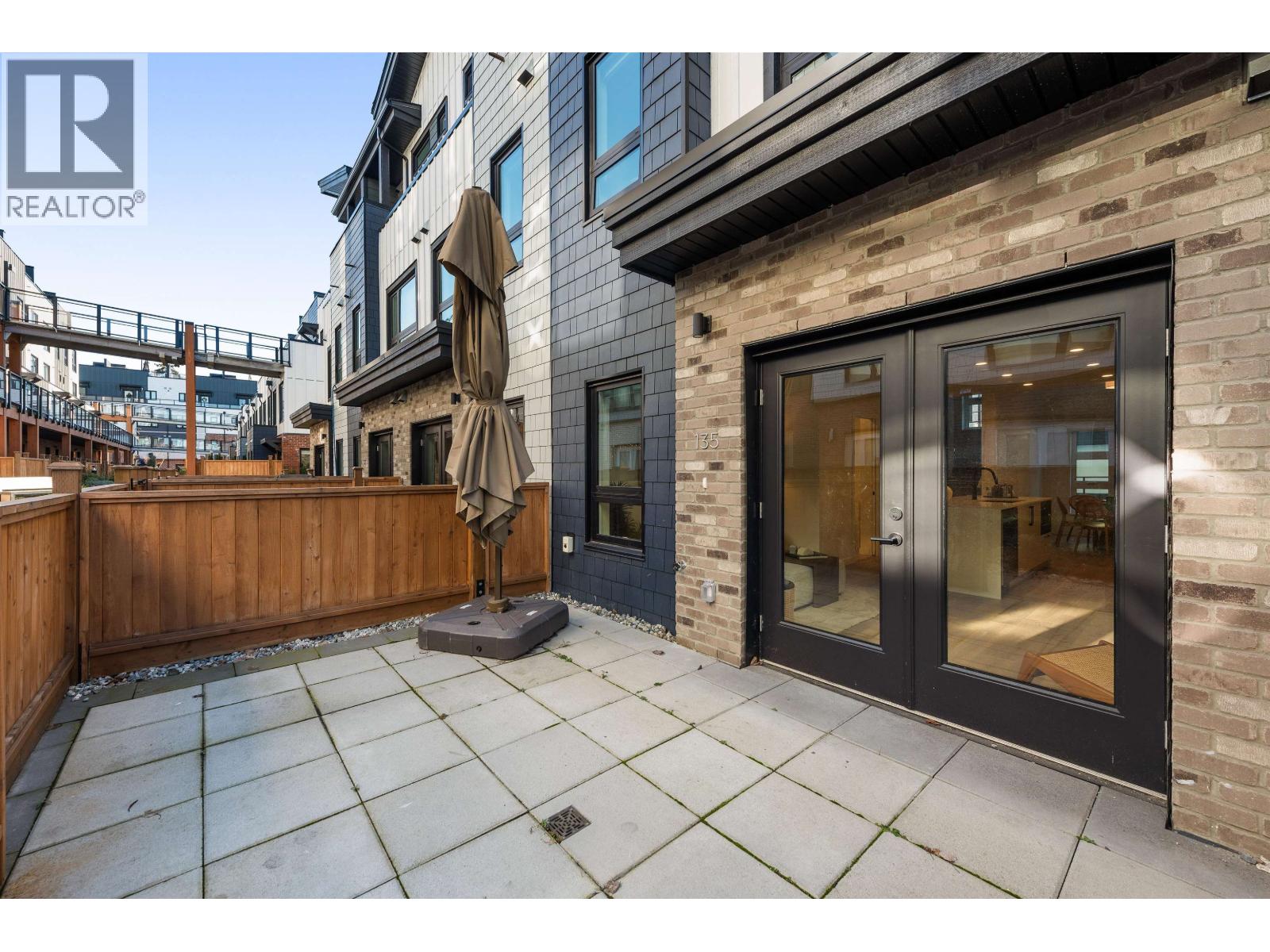 135 535 E 2ND STREET, North Vancouver