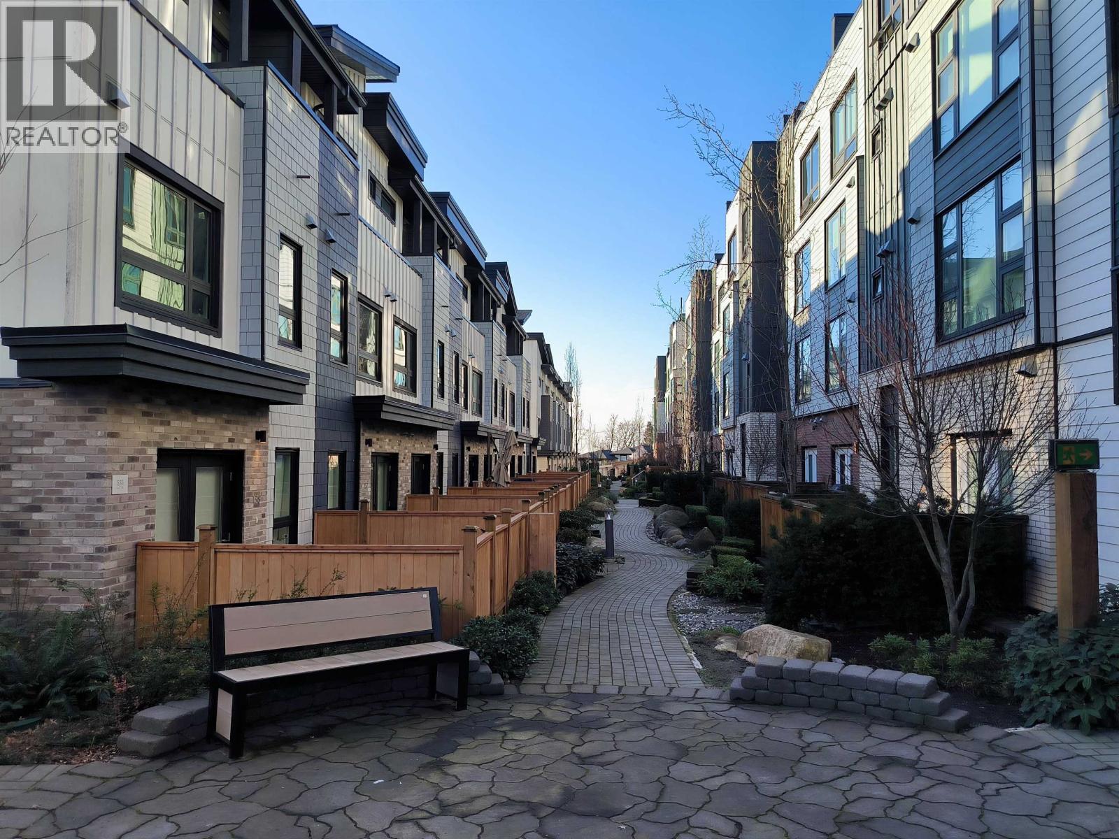 135 535 E 2ND STREET, North Vancouver