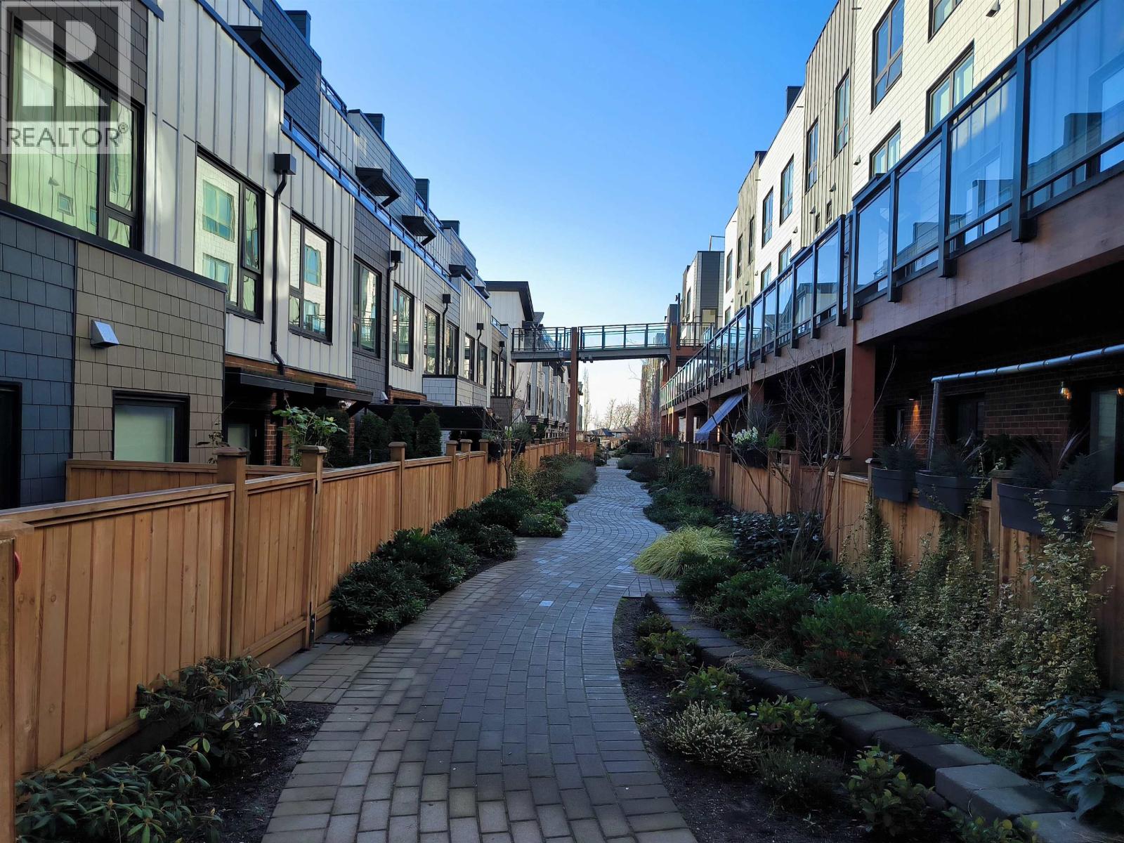 135 535 E 2ND STREET, North Vancouver
