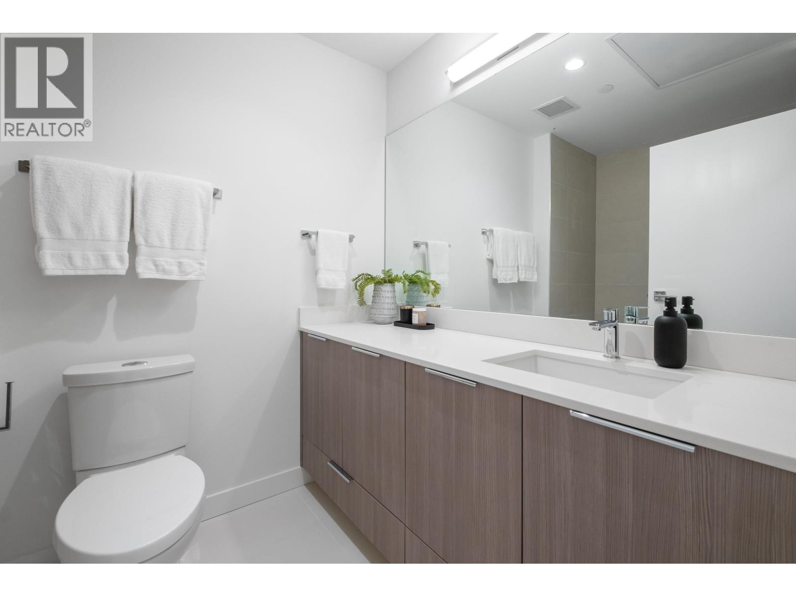 2602 1401 HUNTER STREET, North Vancouver