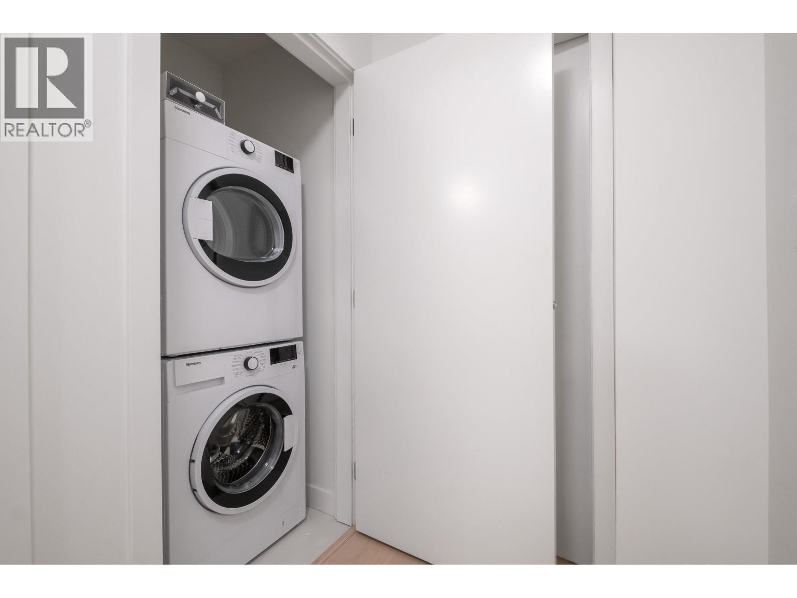 2602 1401 HUNTER STREET, North Vancouver