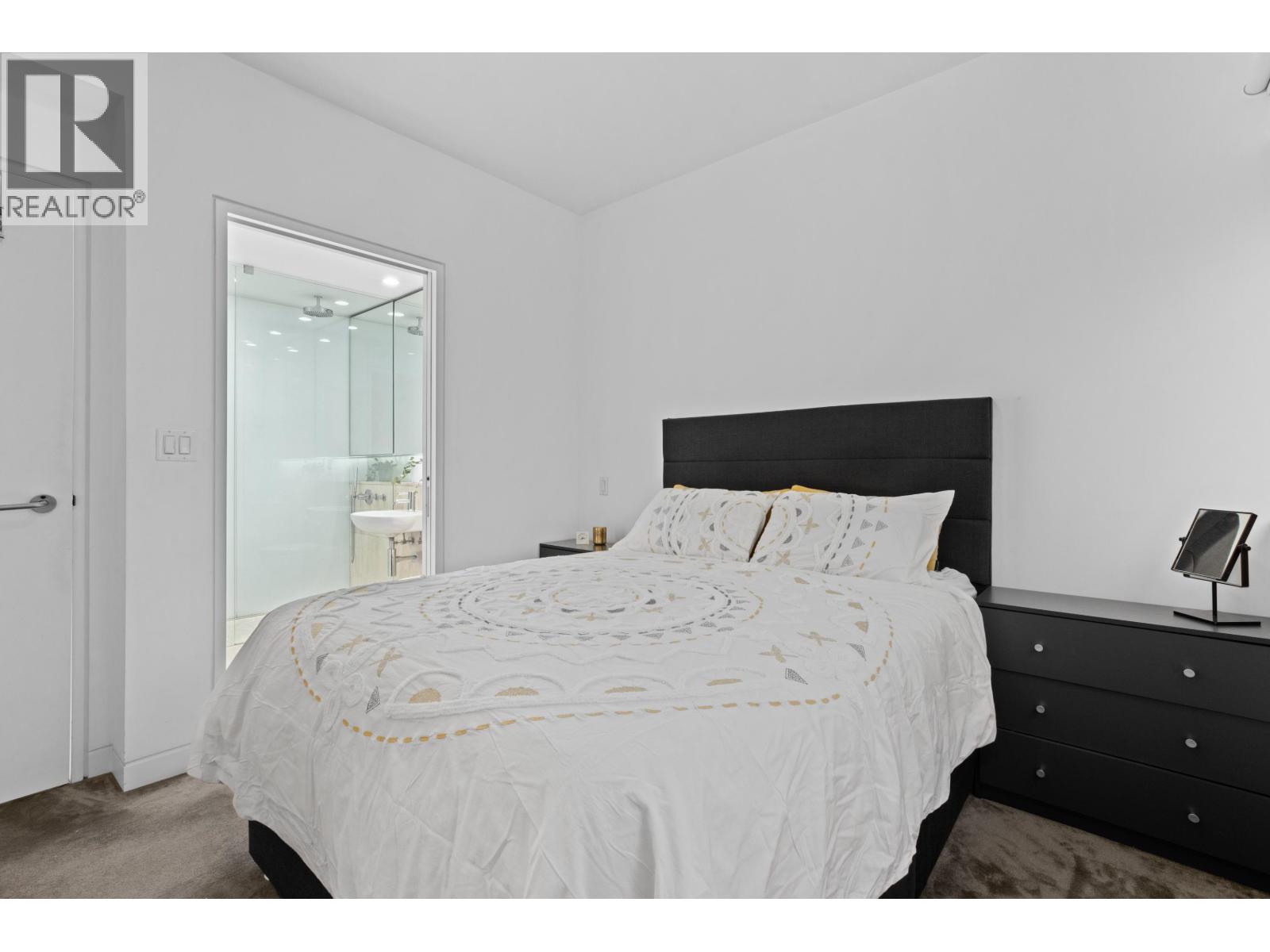 1807 838 W HASTINGS STREET, Vancouver