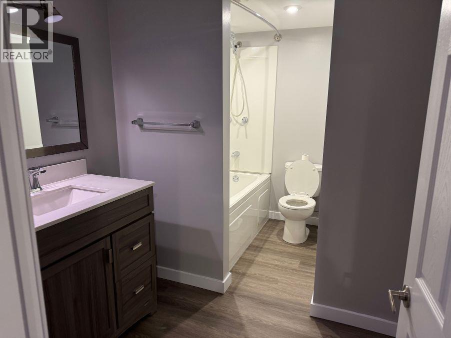 1918 VINE STREET - 26