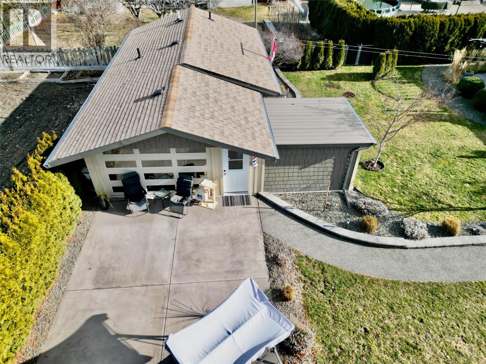 8704 72ND AVENUE - 18