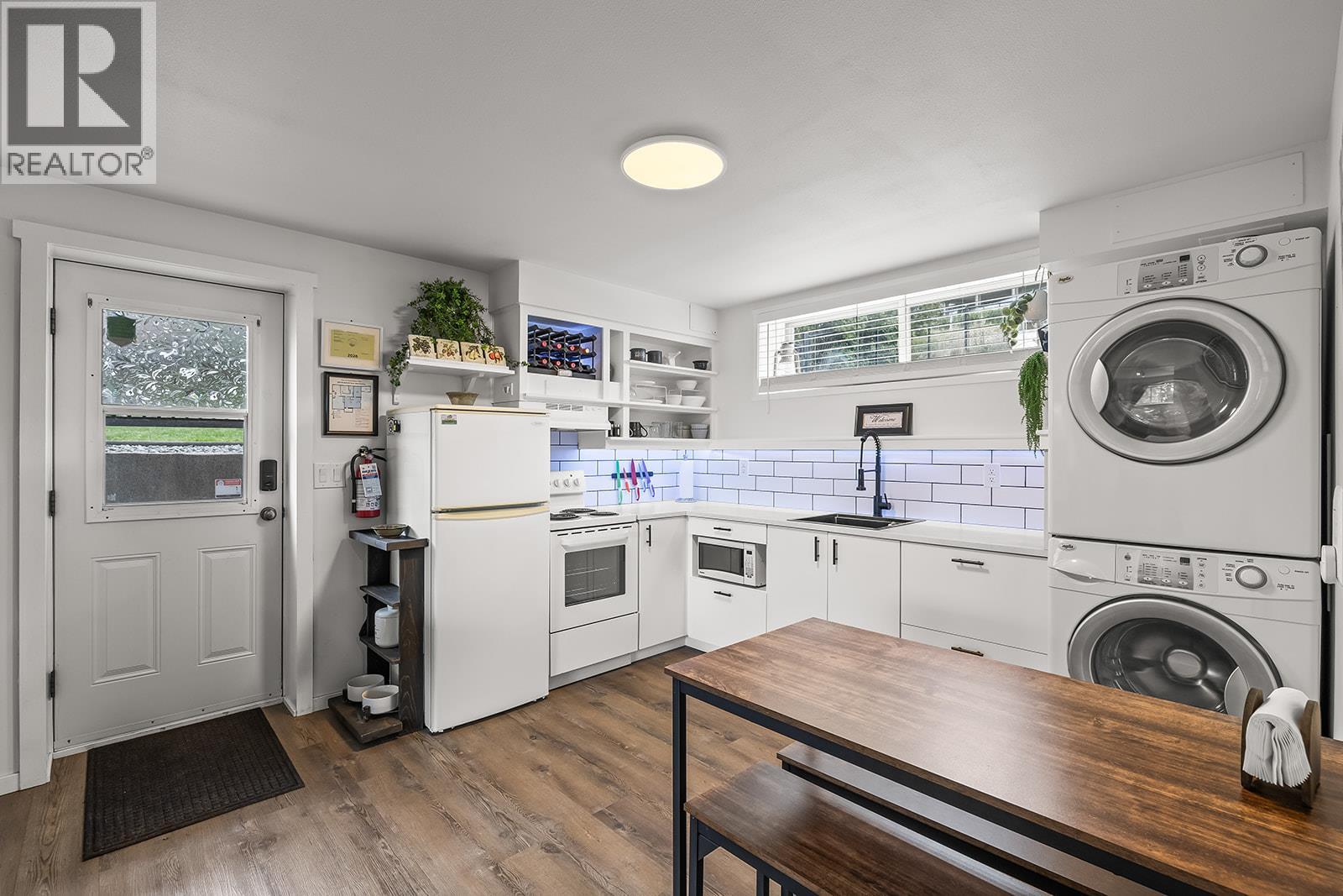 2906 Weatherhill Road, West Kelowna