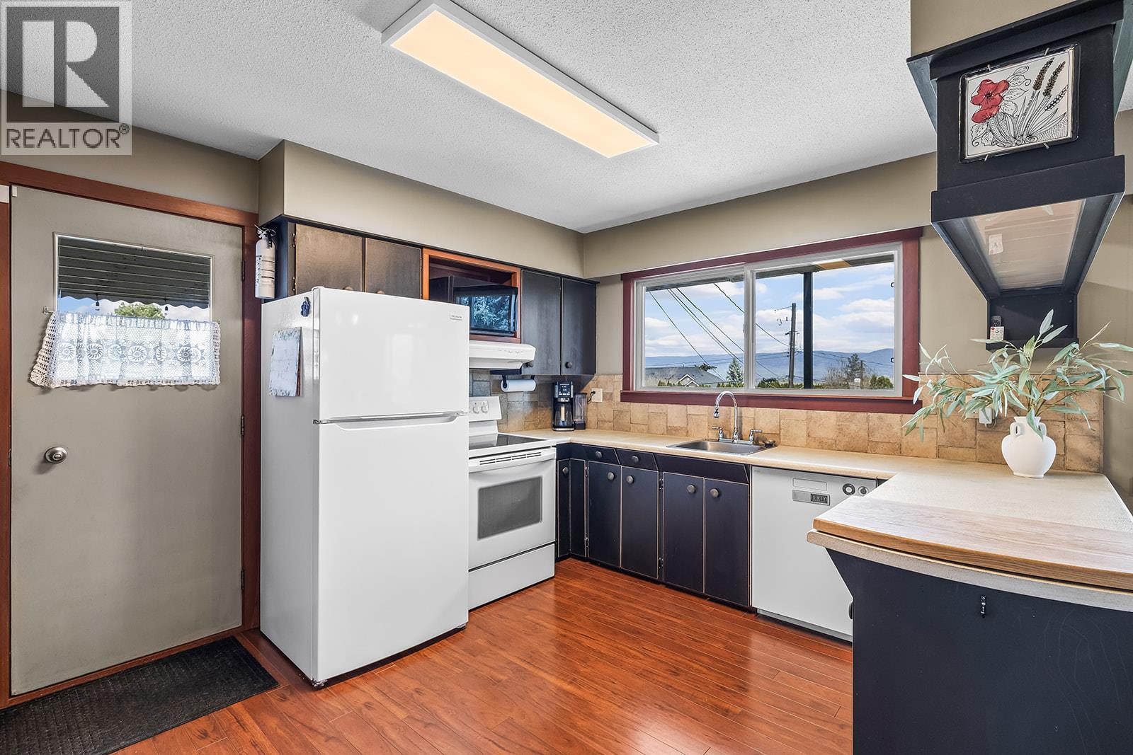 2906 Weatherhill Road, West Kelowna