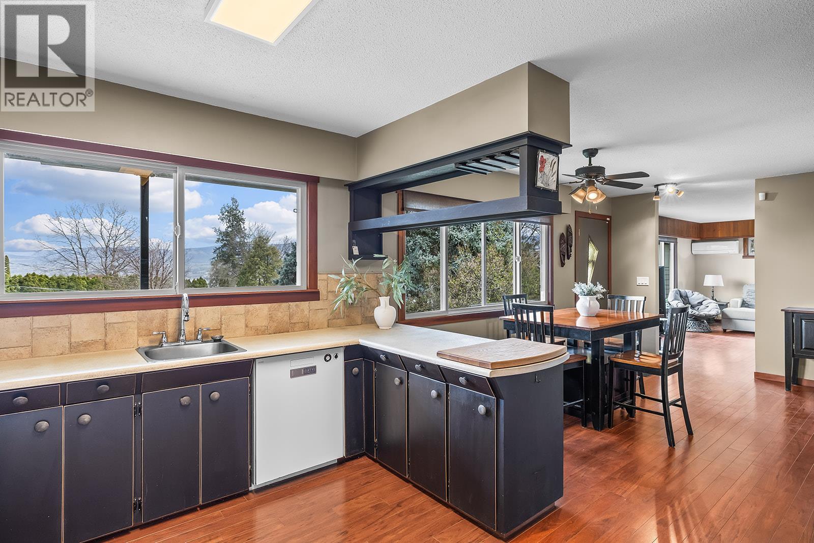 2906 Weatherhill Road, West Kelowna
