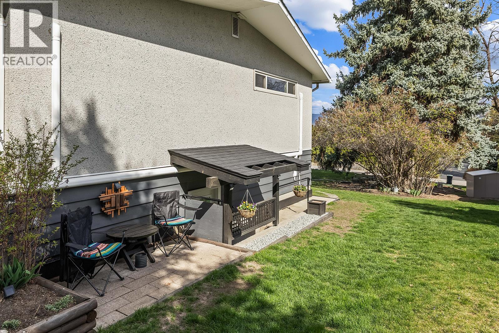 2906 Weatherhill Road, West Kelowna