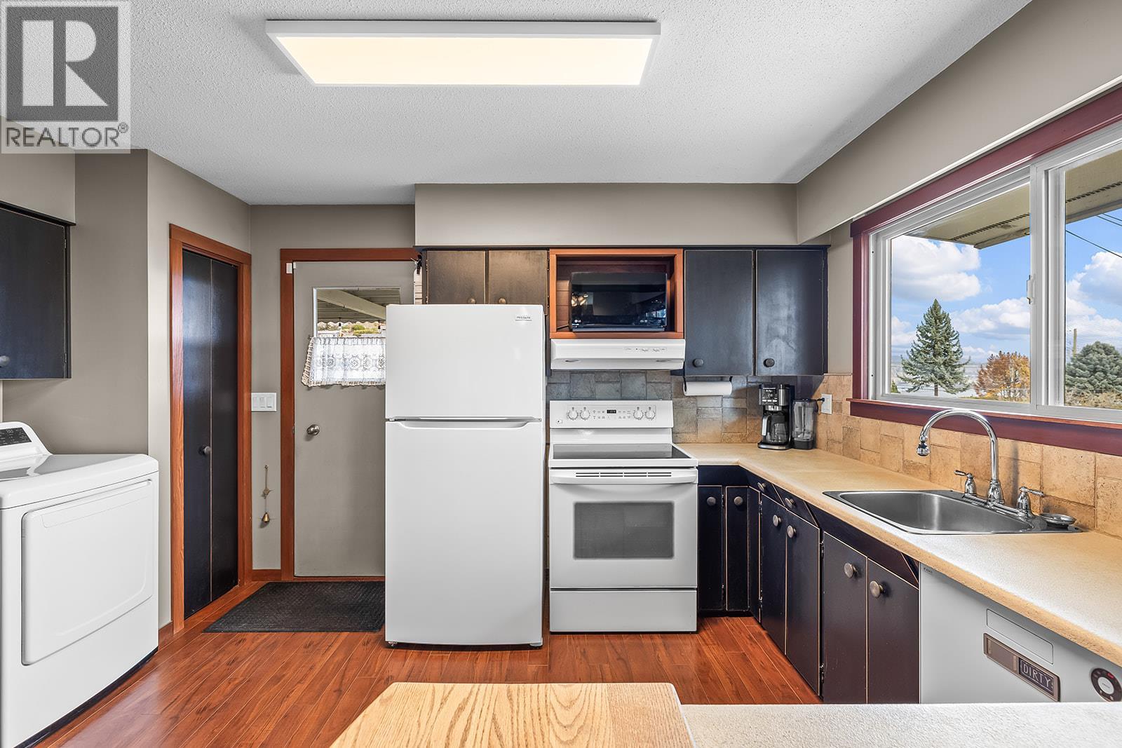 2906 Weatherhill Road, West Kelowna