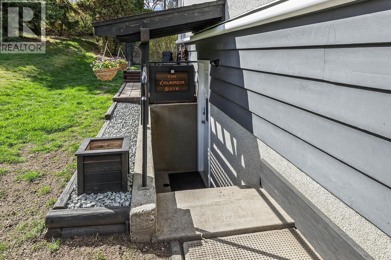 2906 Weatherhill Road, West Kelowna