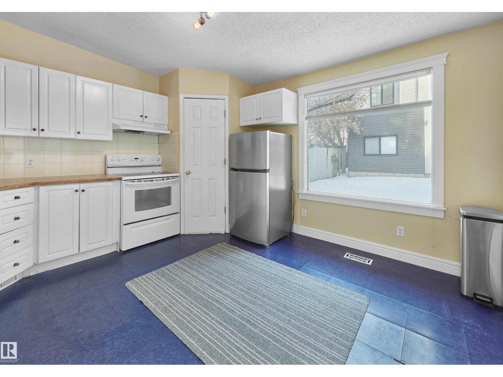 11212 75 AV NW - 19