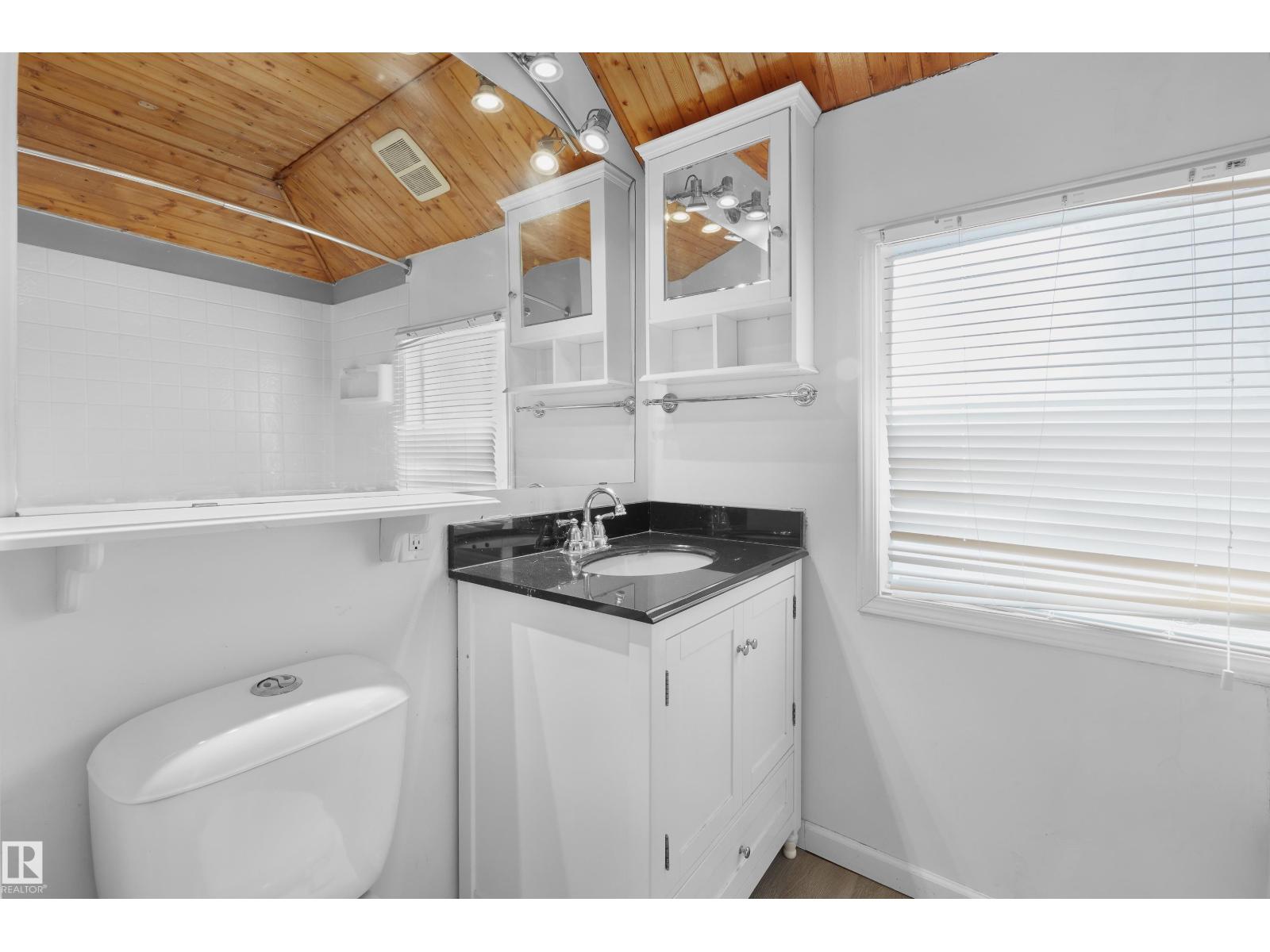 11212 75 AV NW - 27