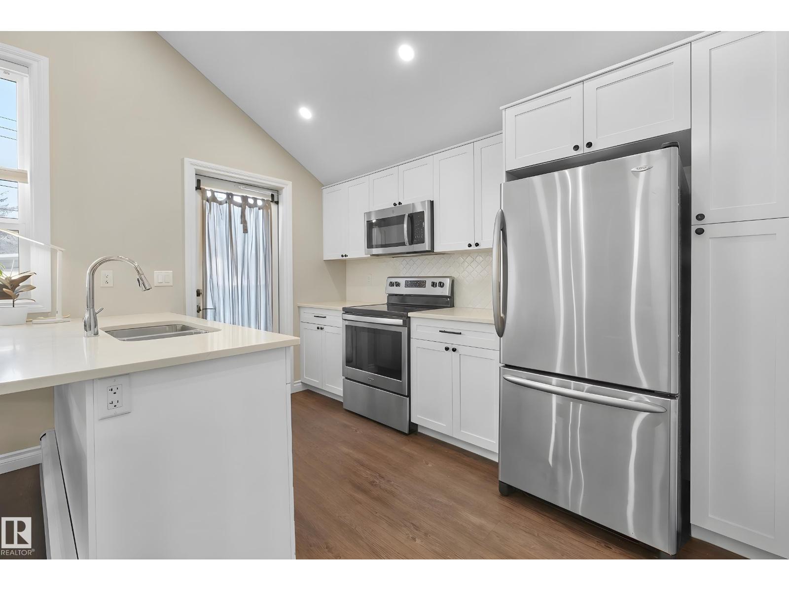 11212 75 AV NW - 7