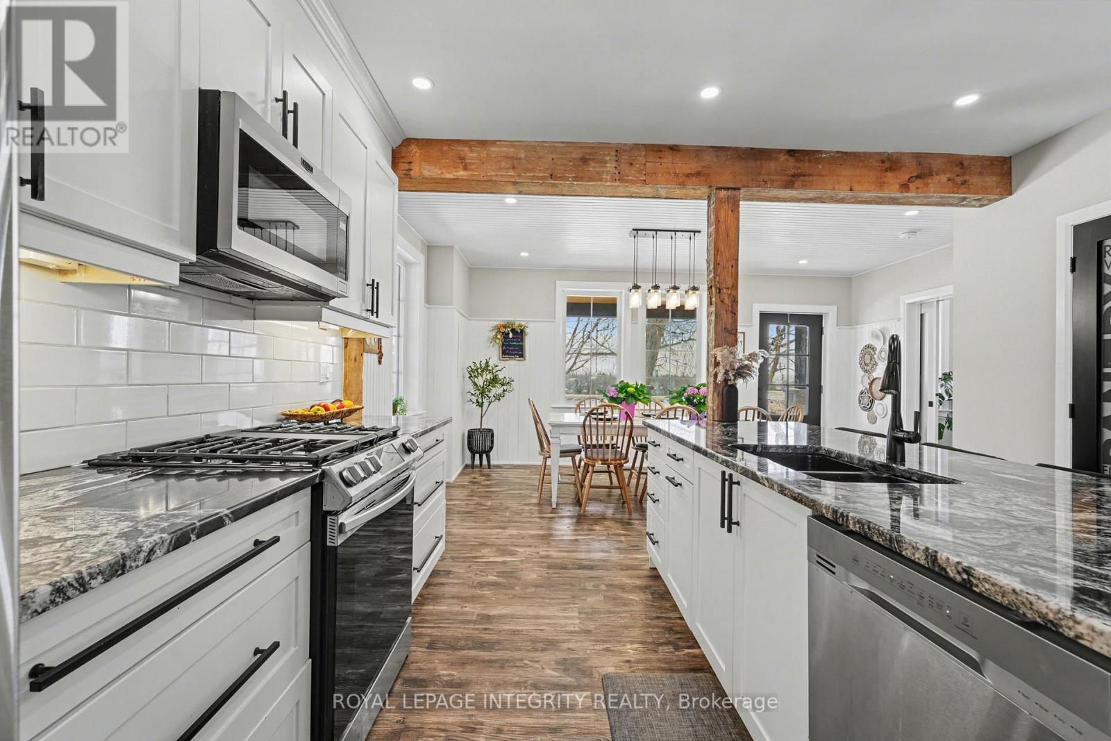 210 WAYSIDE DRIVE - 15