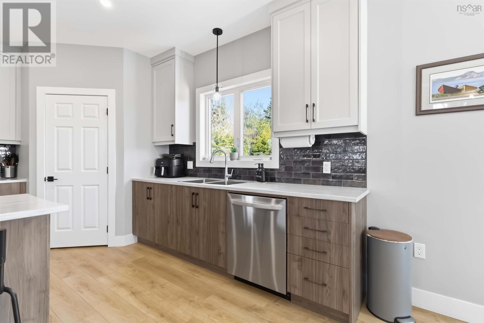 86 RIVERVIEW DRIVE - 14