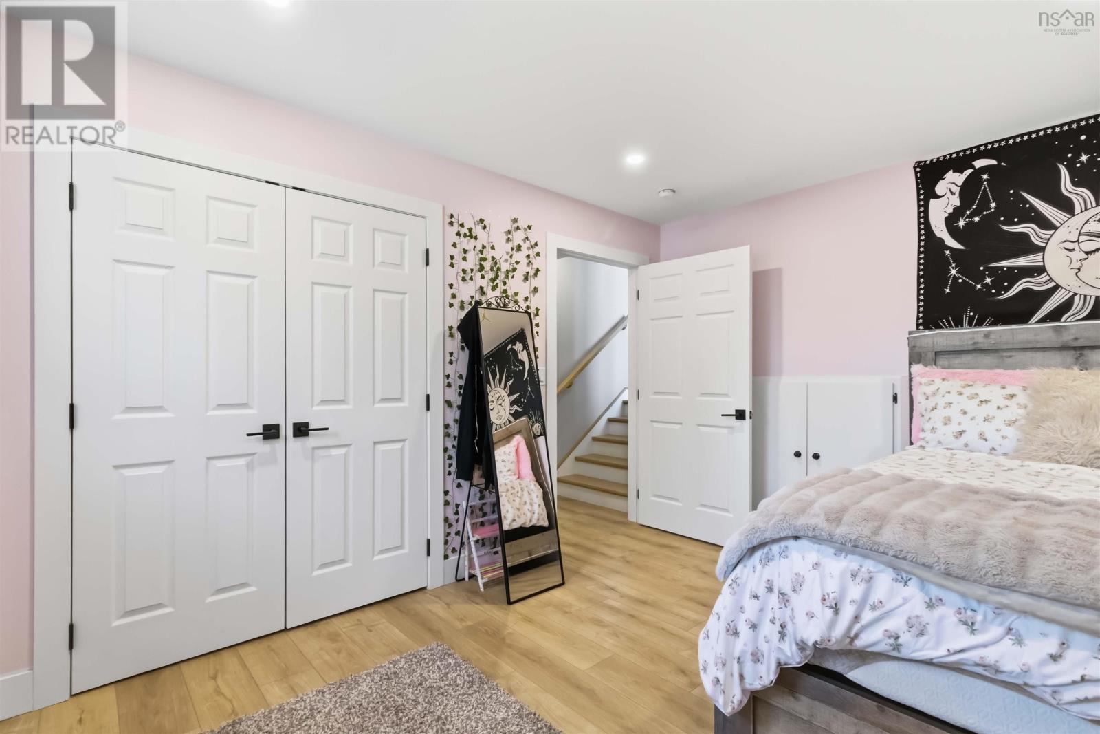 86 RIVERVIEW DRIVE - 28