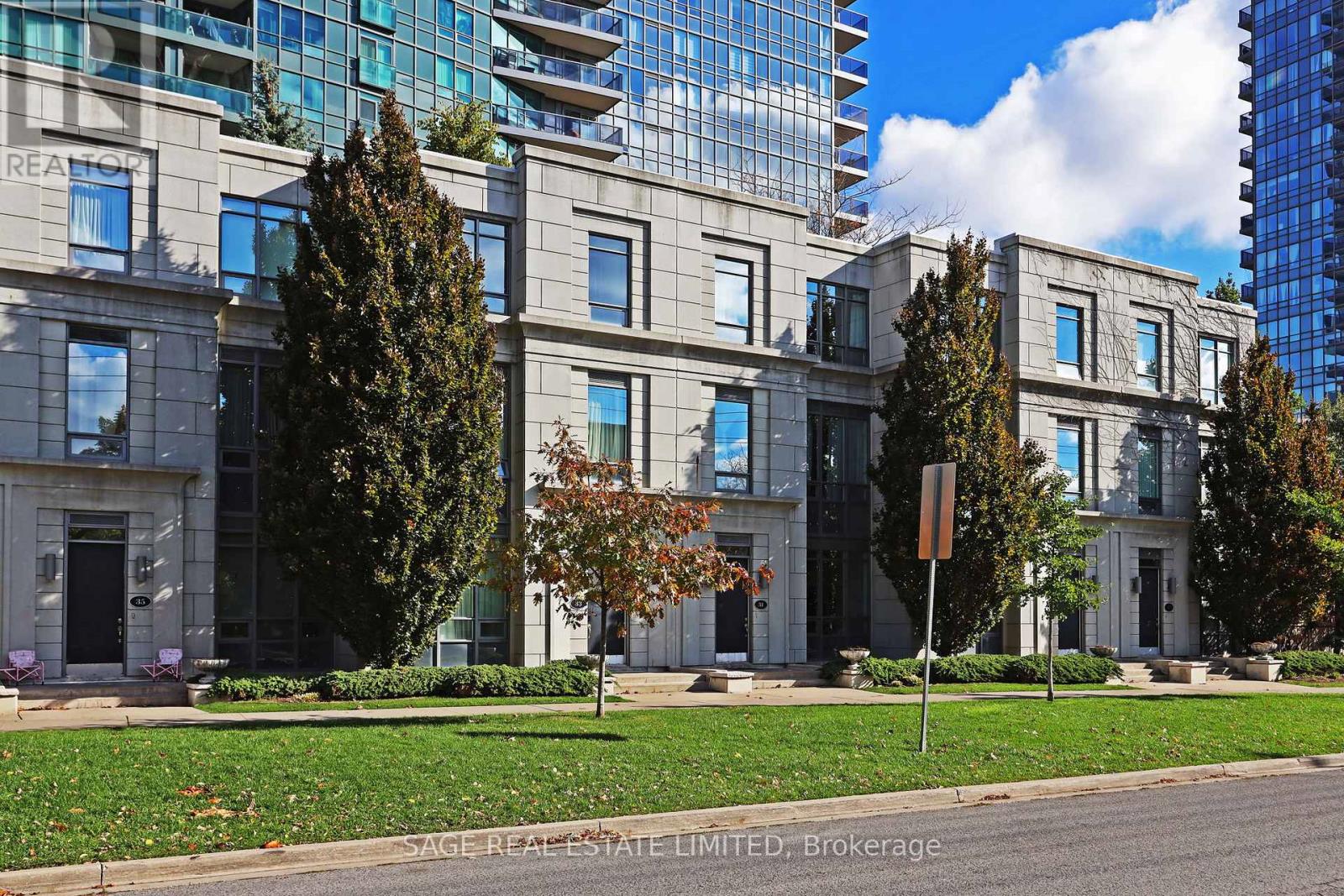 #TH#31 25 GREENVIEW AVENUE - 1