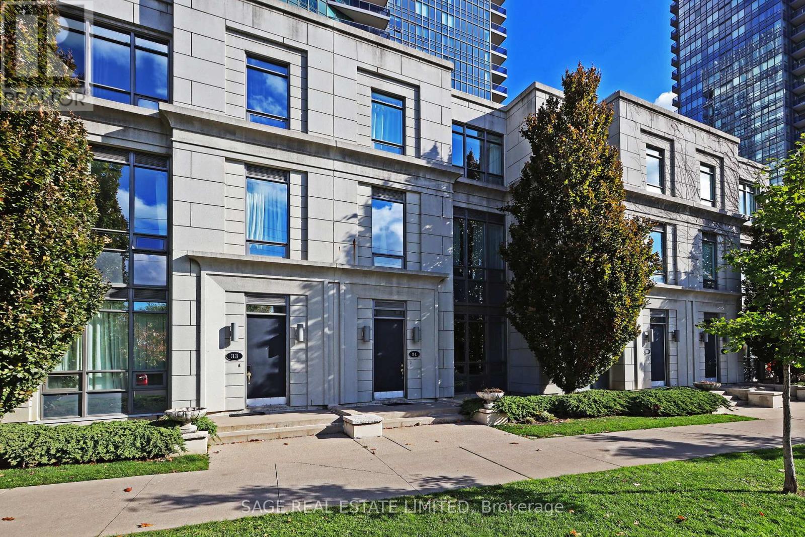 #TH#31 25 GREENVIEW AVENUE - 3