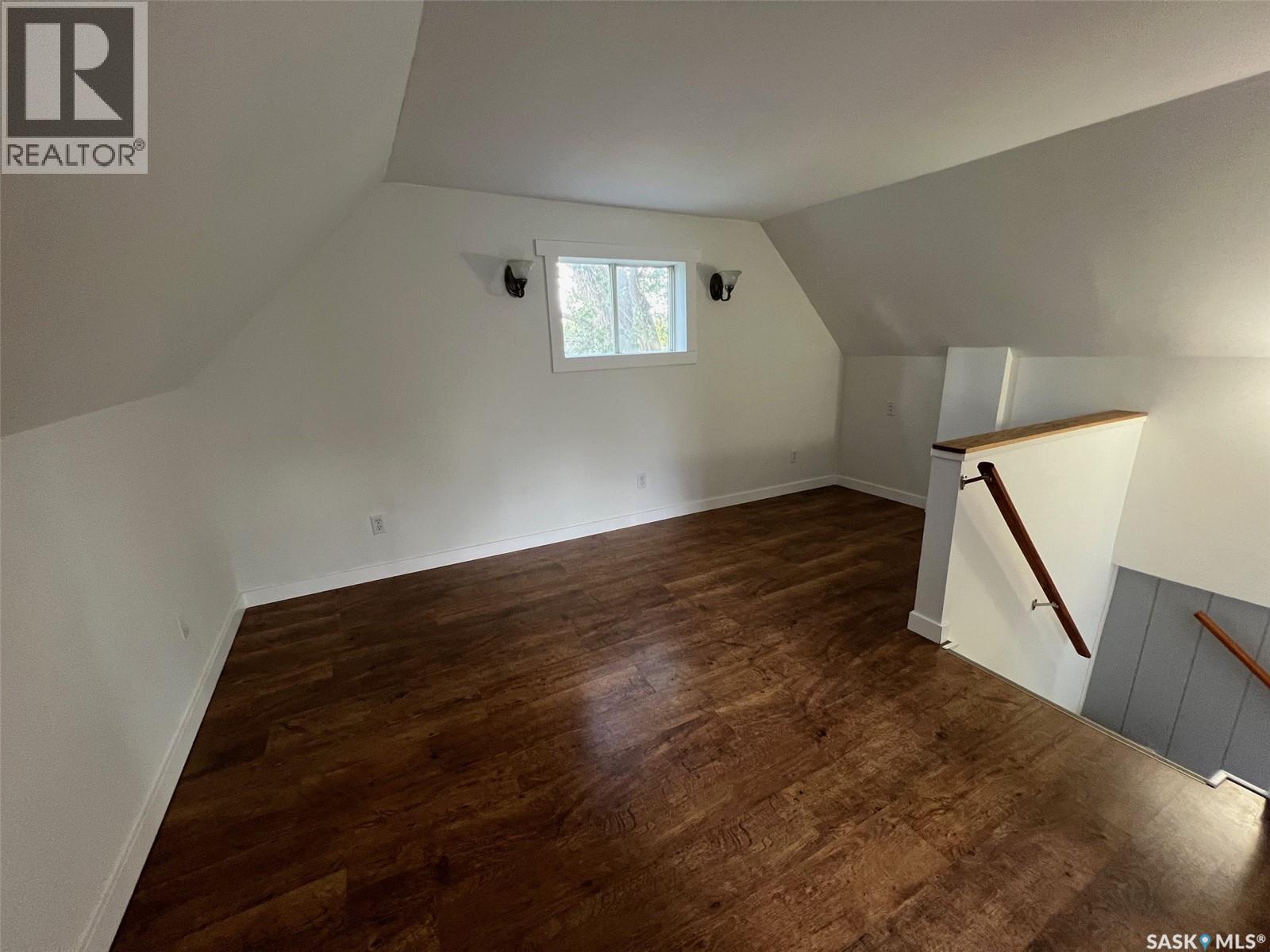 311 1st STREET W - 14