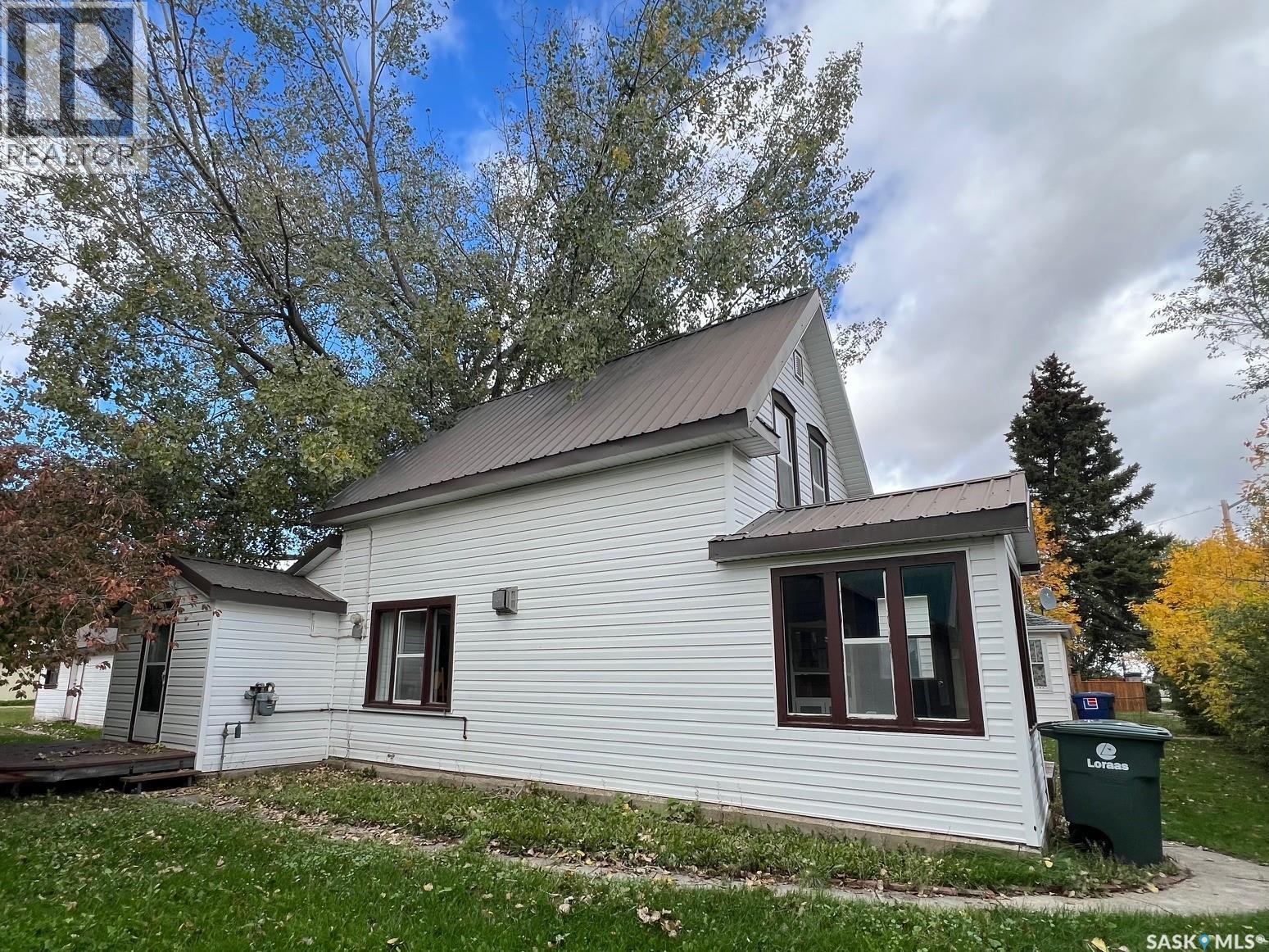 311 1st STREET W - 25