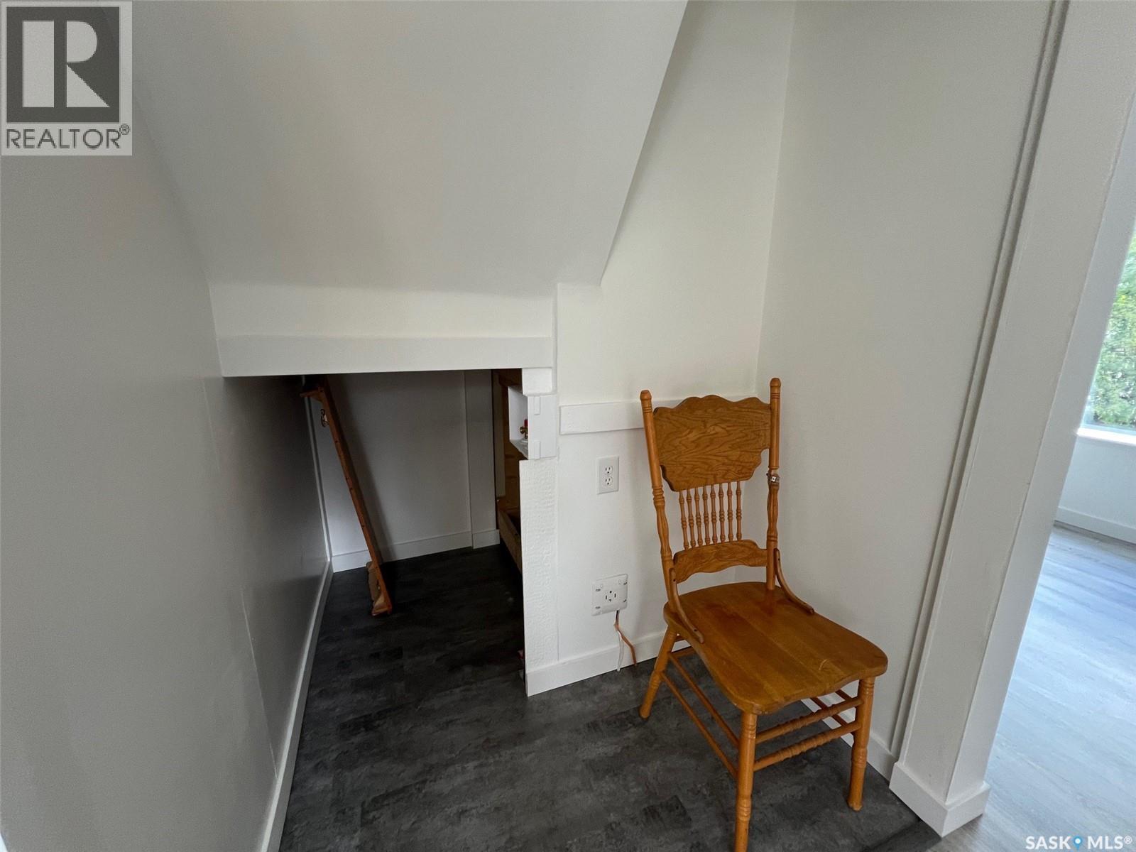 311 1st STREET W - 6