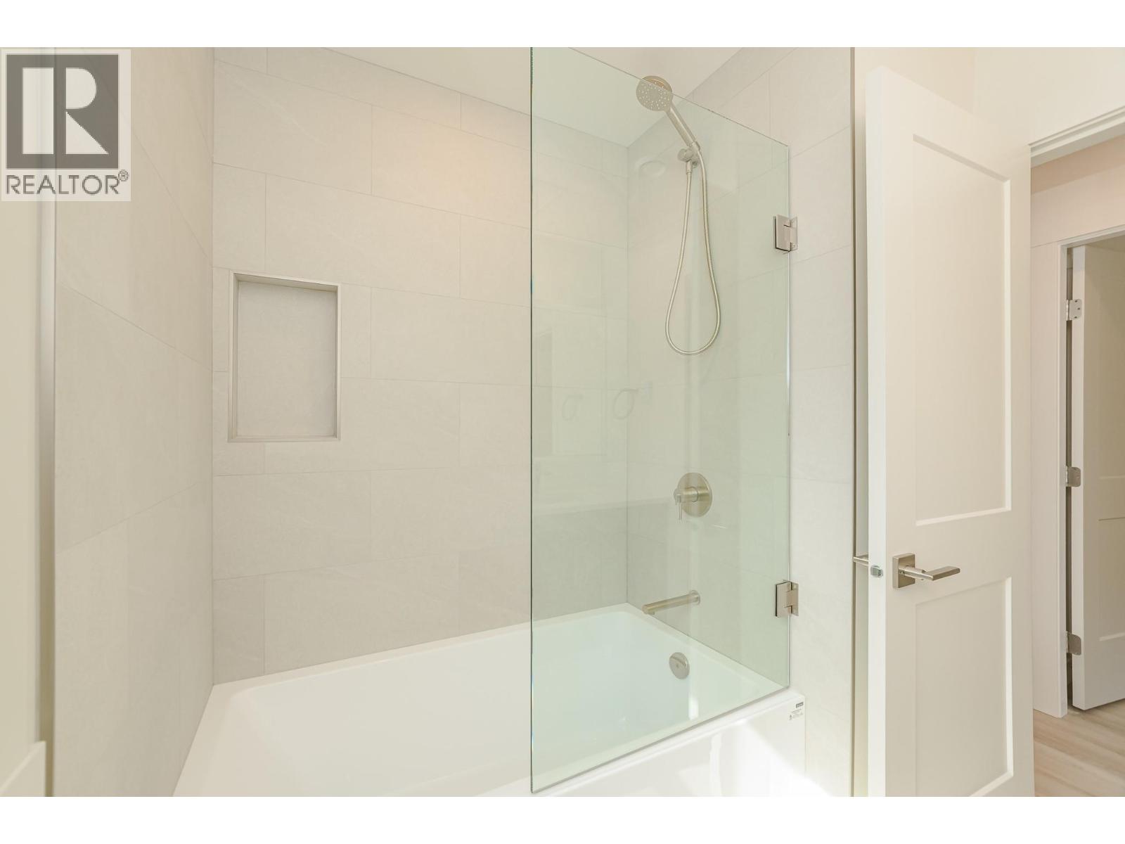 #9 8200 97A HIGHWAY - 27