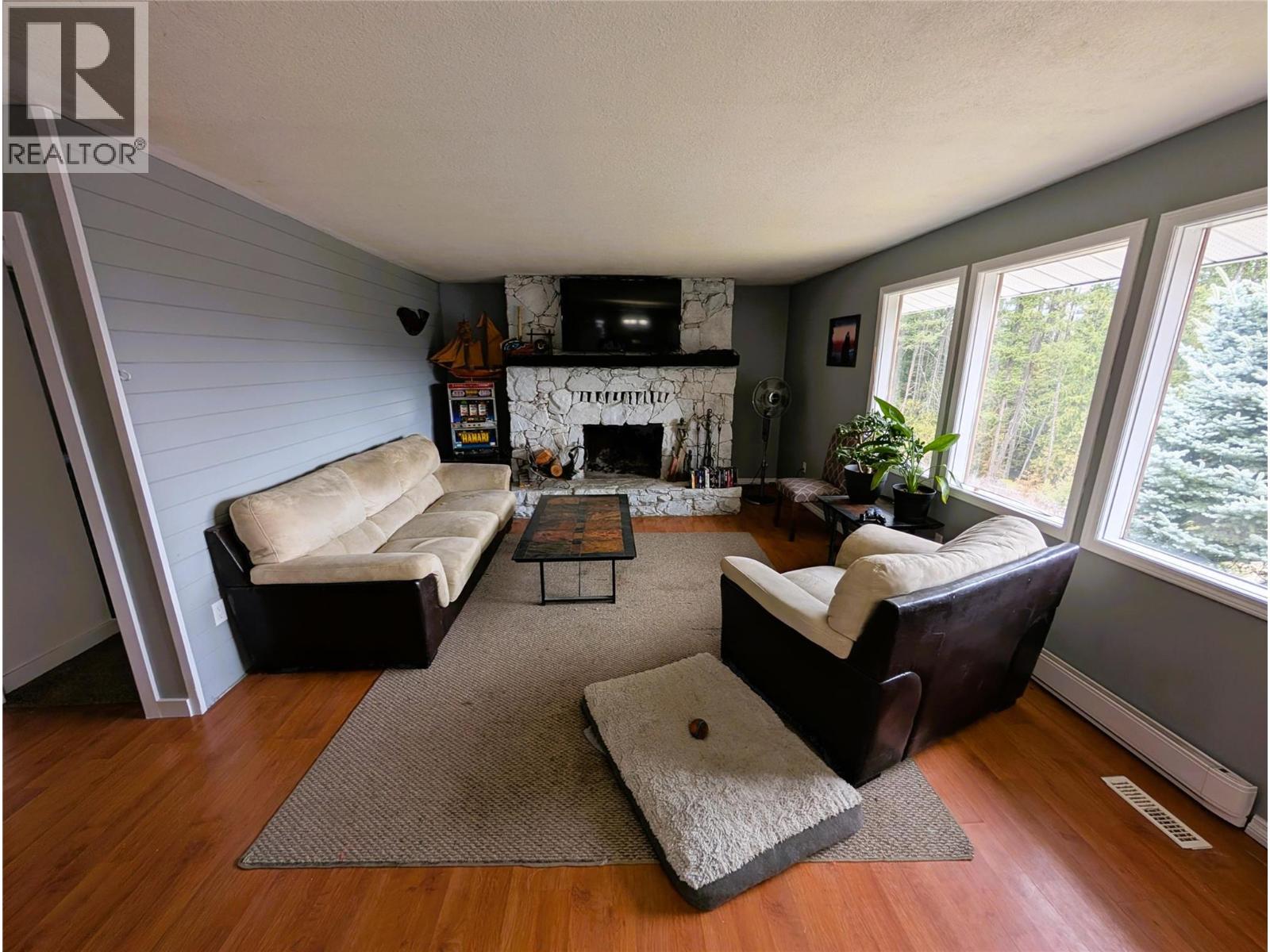 2694 MCKENZIE ROAD - 19