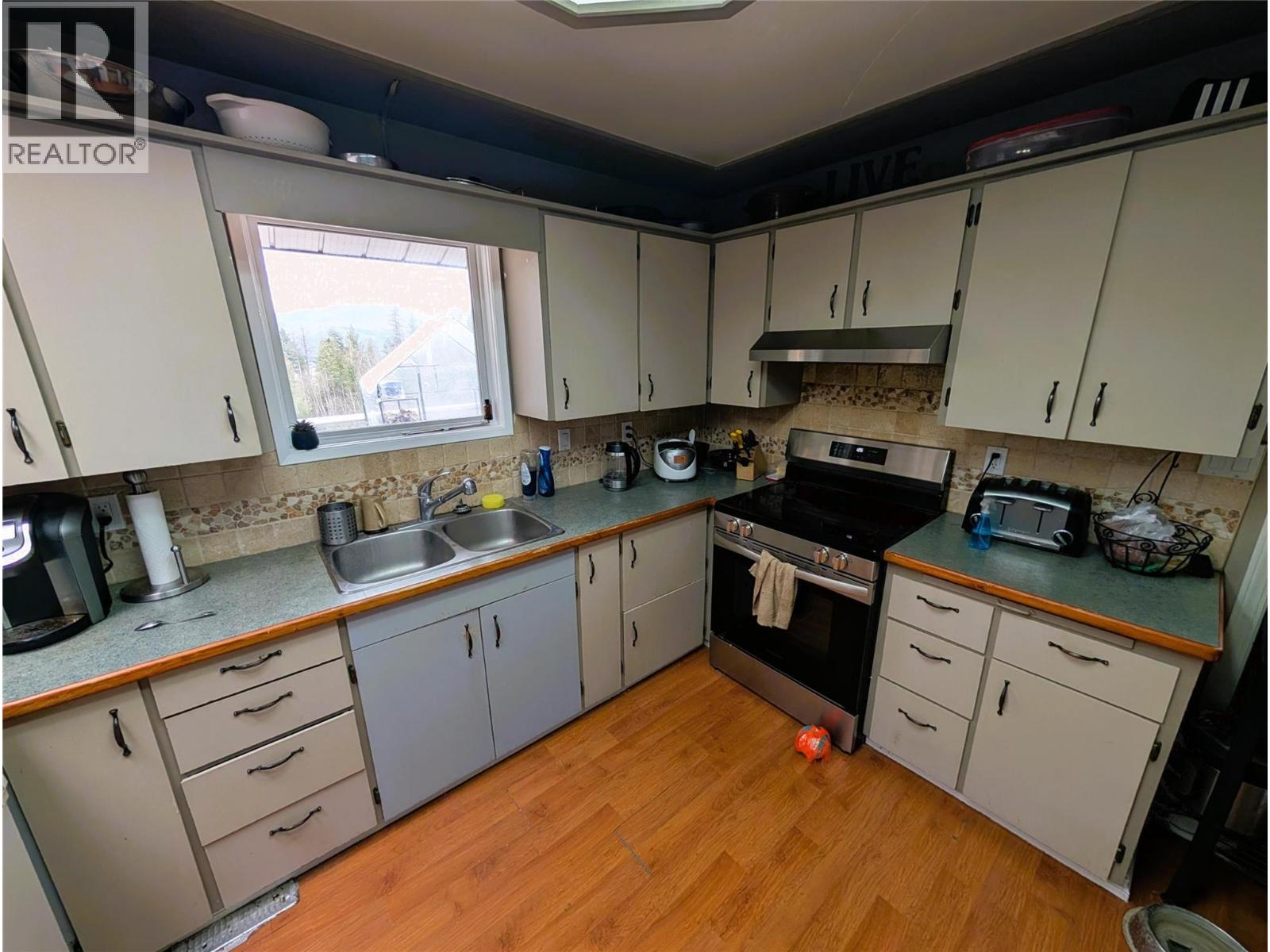 2694 MCKENZIE ROAD - 21