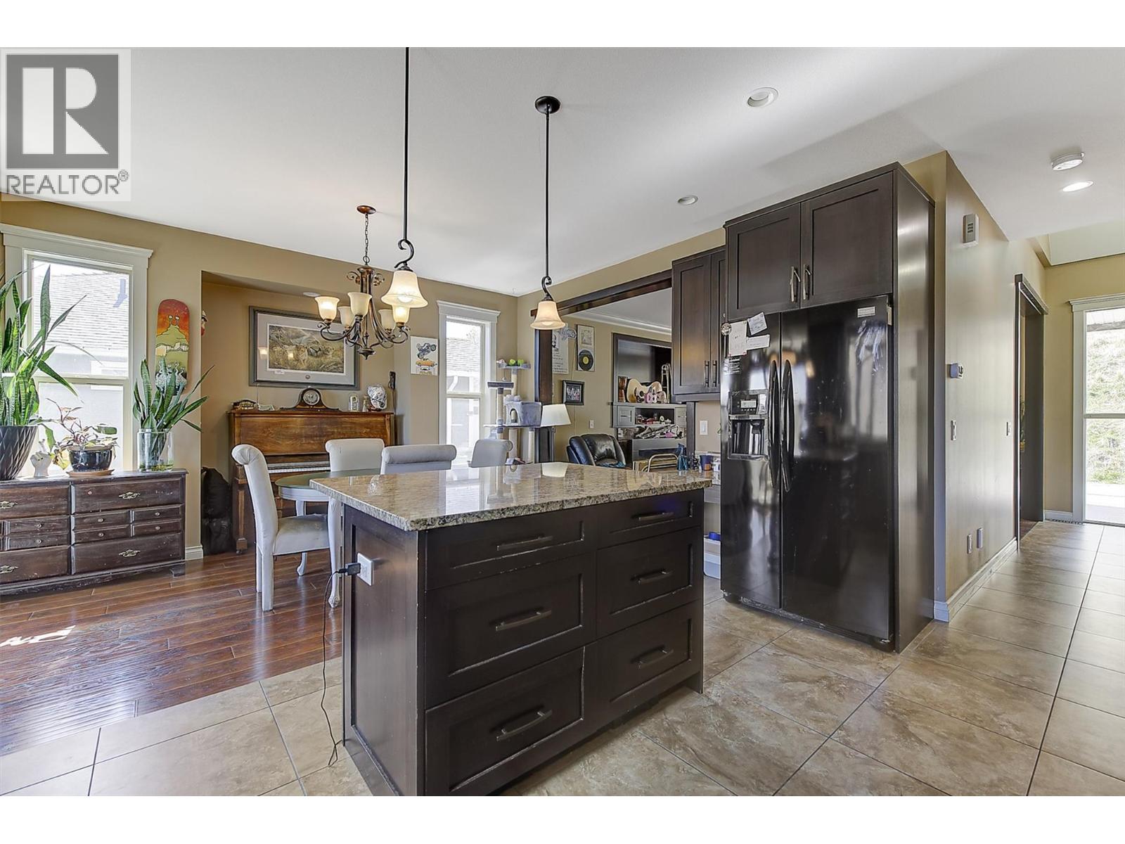 2957 Ensign Lane, West Kelowna