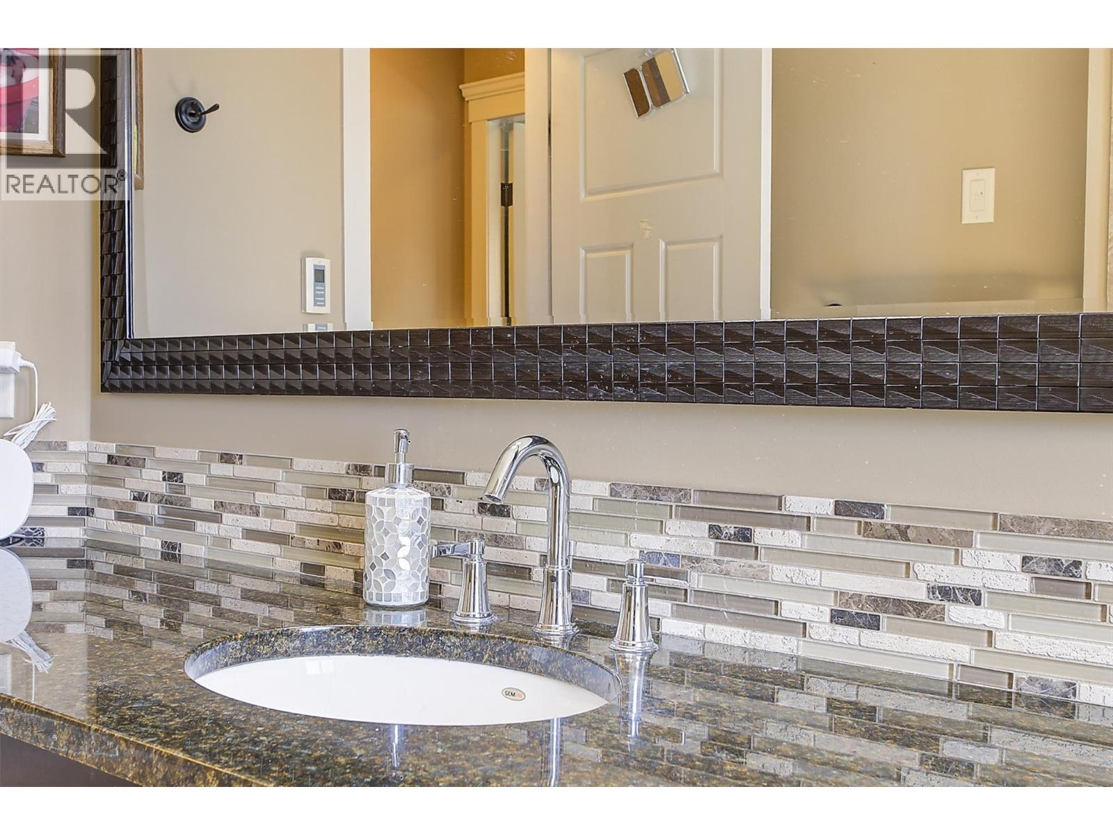 2957 Ensign Lane, West Kelowna