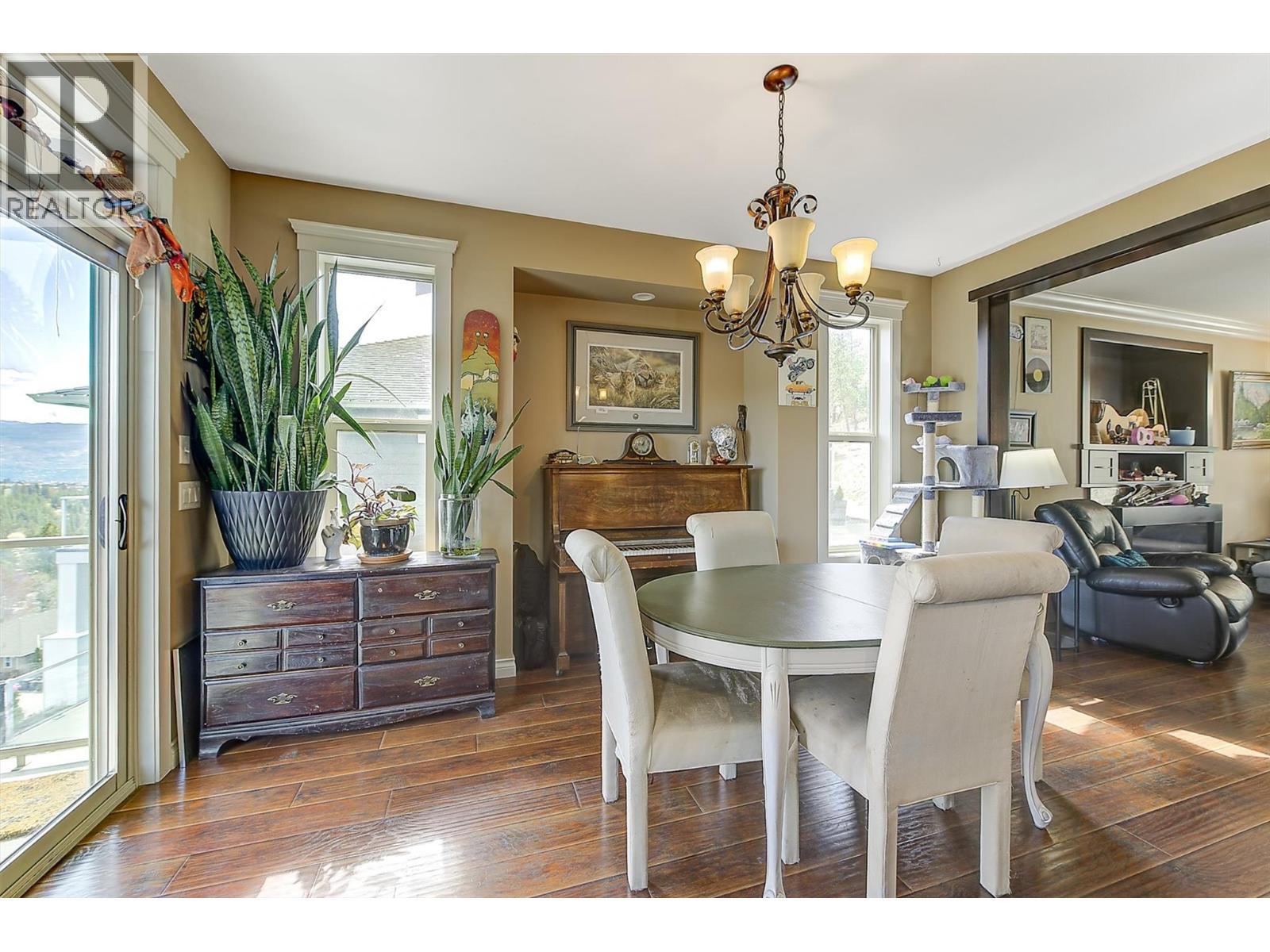 2957 Ensign Lane, West Kelowna