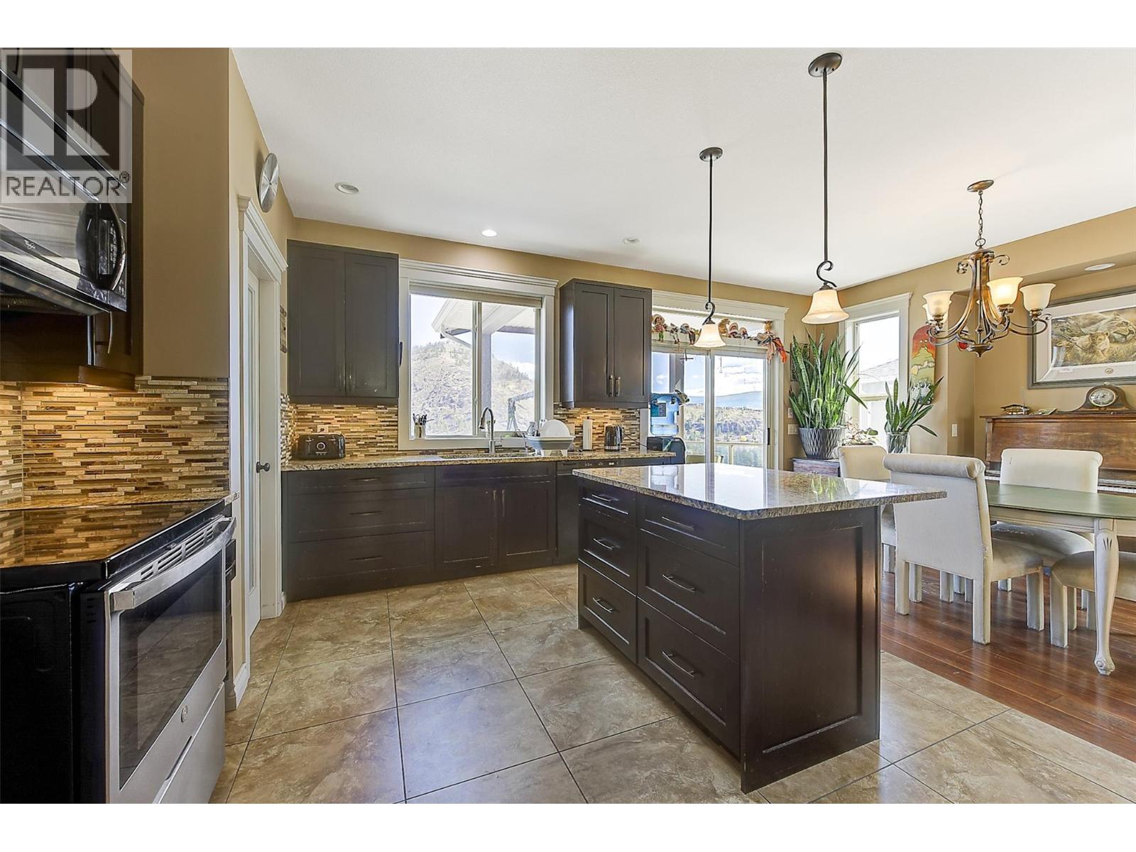 2957 Ensign Lane, West Kelowna