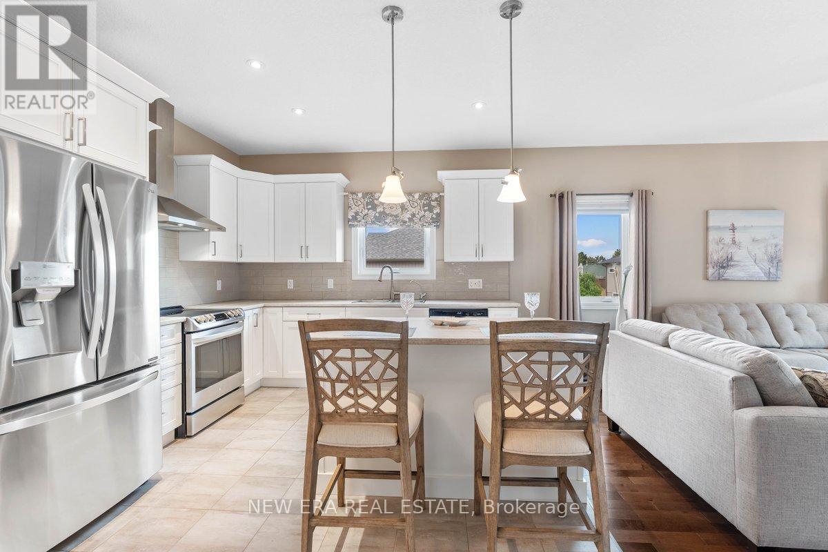 17 DORCHESTER DRIVE - 5