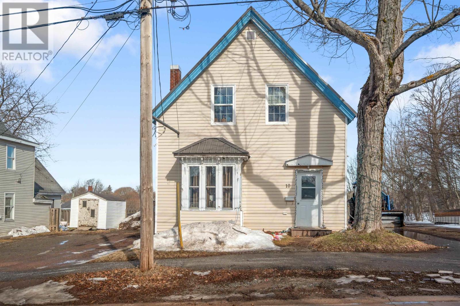 Property 2 of 32 of 10 East Pleasant Street