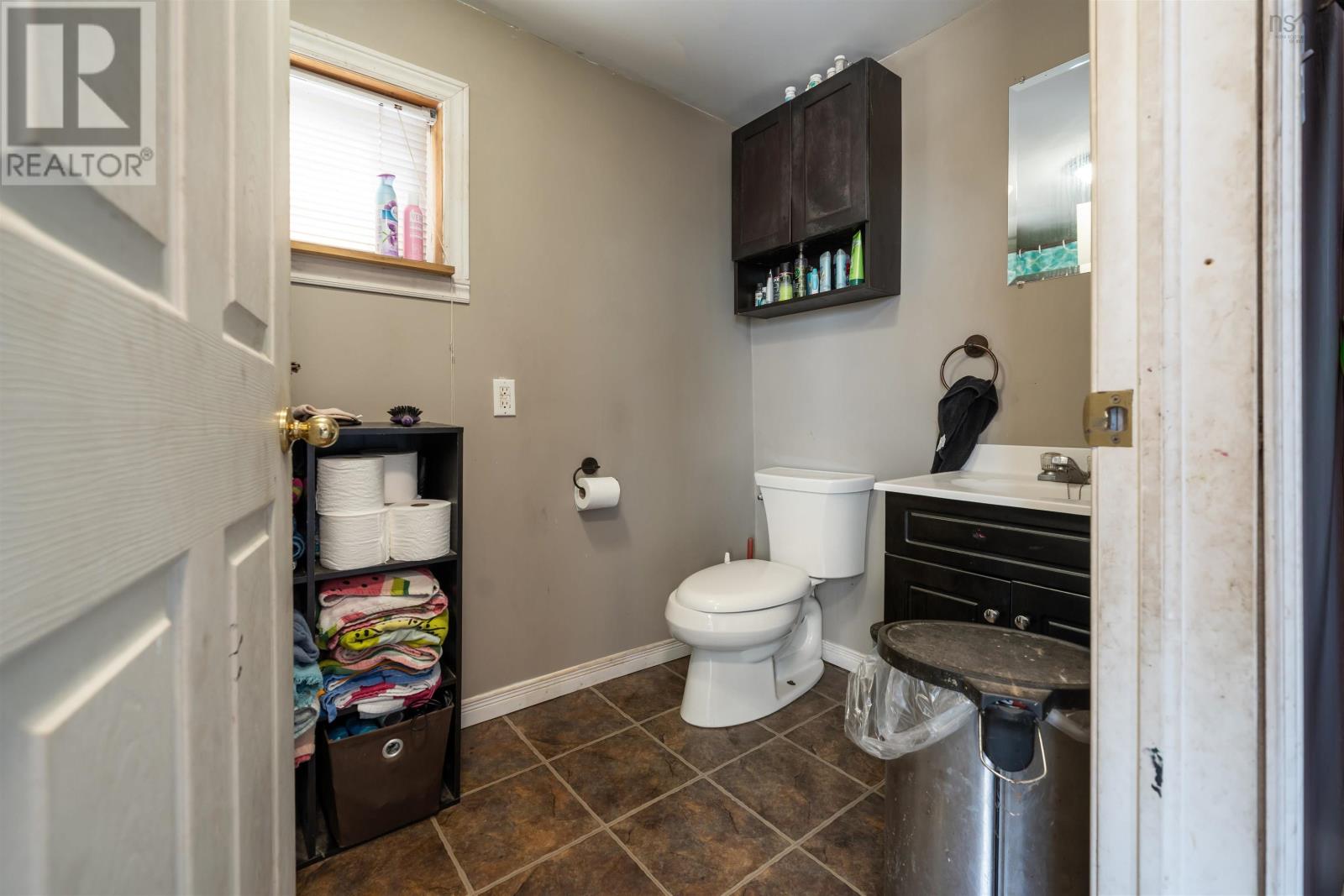 Property 22 of 32 of 10 East Pleasant Street