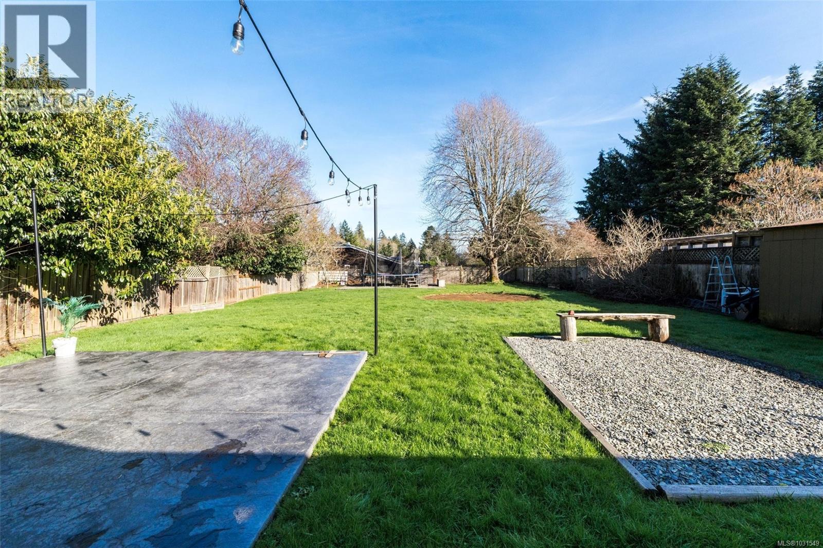  6525 Country Road, Sooke