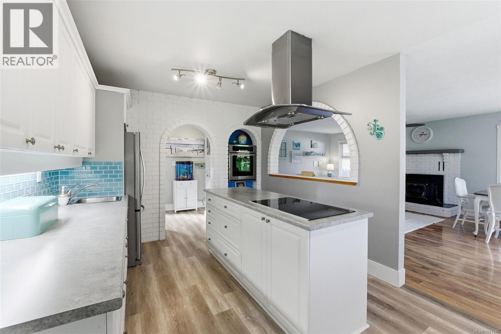  6525 Country Road, Sooke