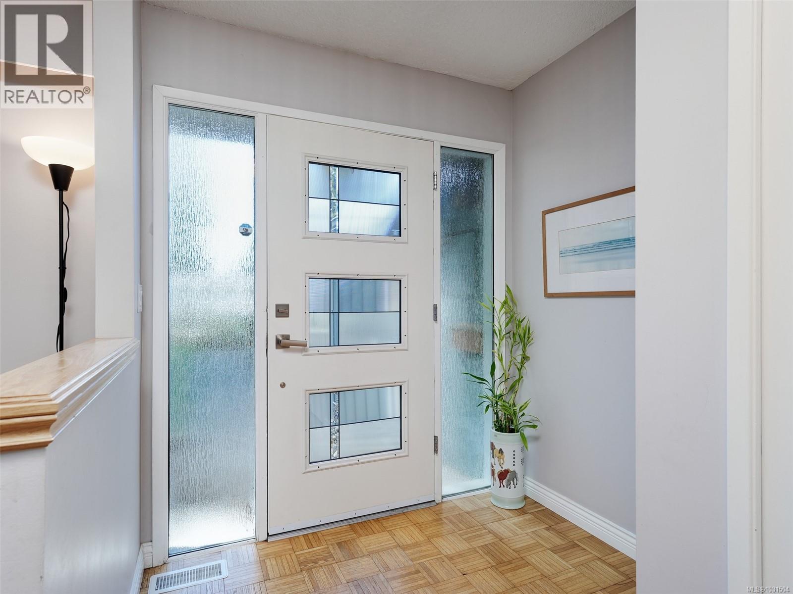 6429 Rodolph Rd, Central Saanich