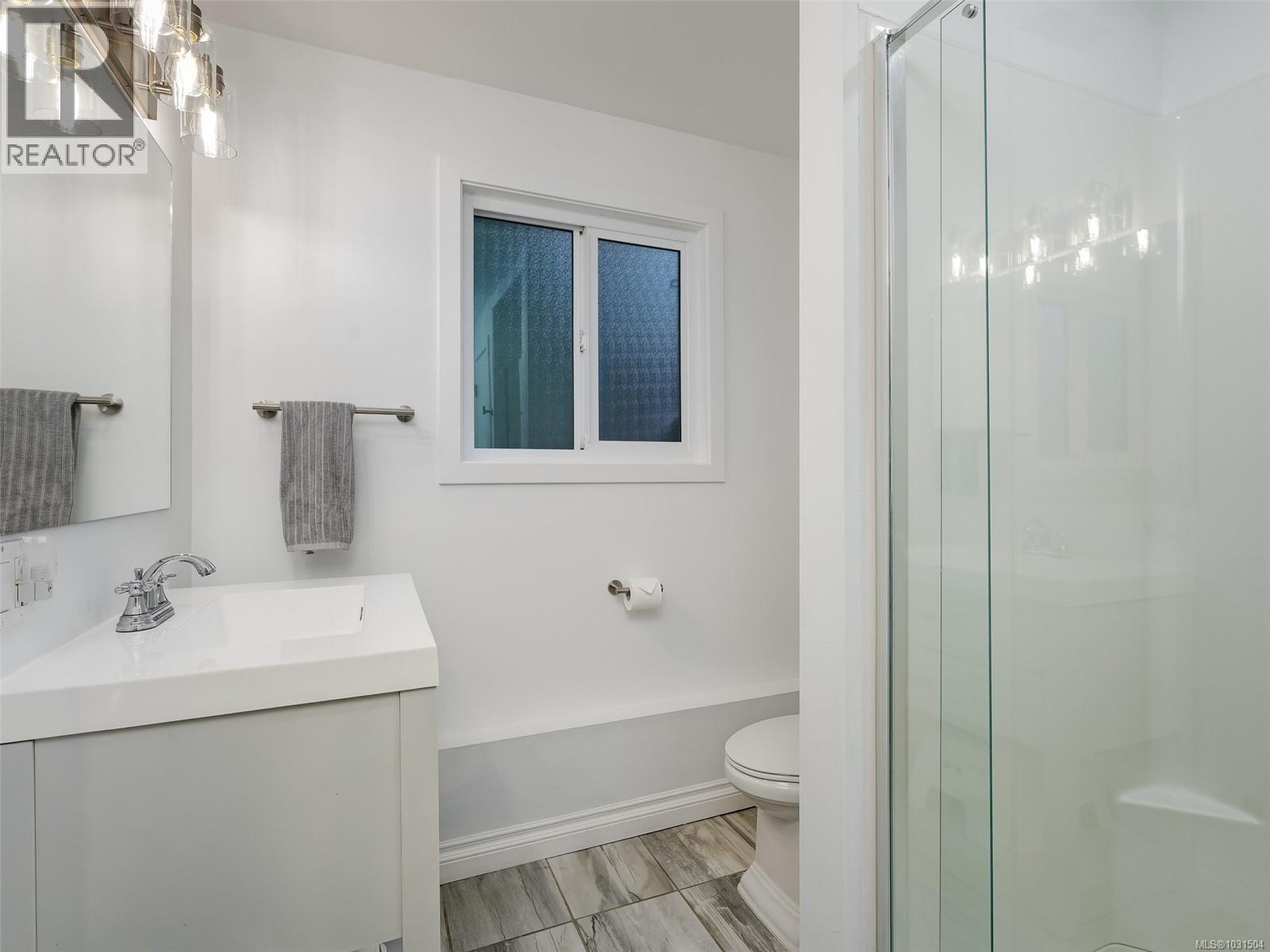 6429 Rodolph Rd, Central Saanich