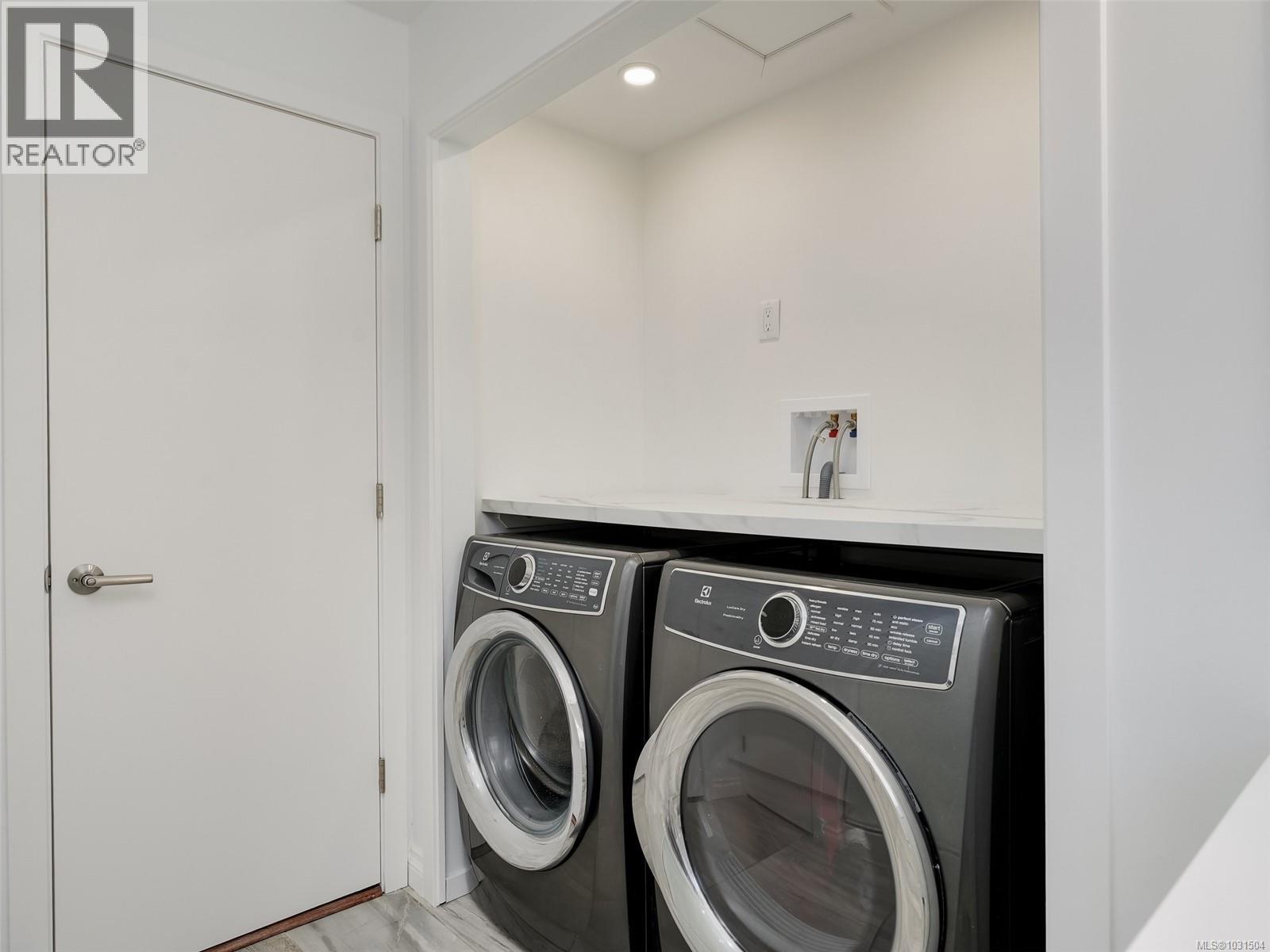 6429 Rodolph Rd, Central Saanich