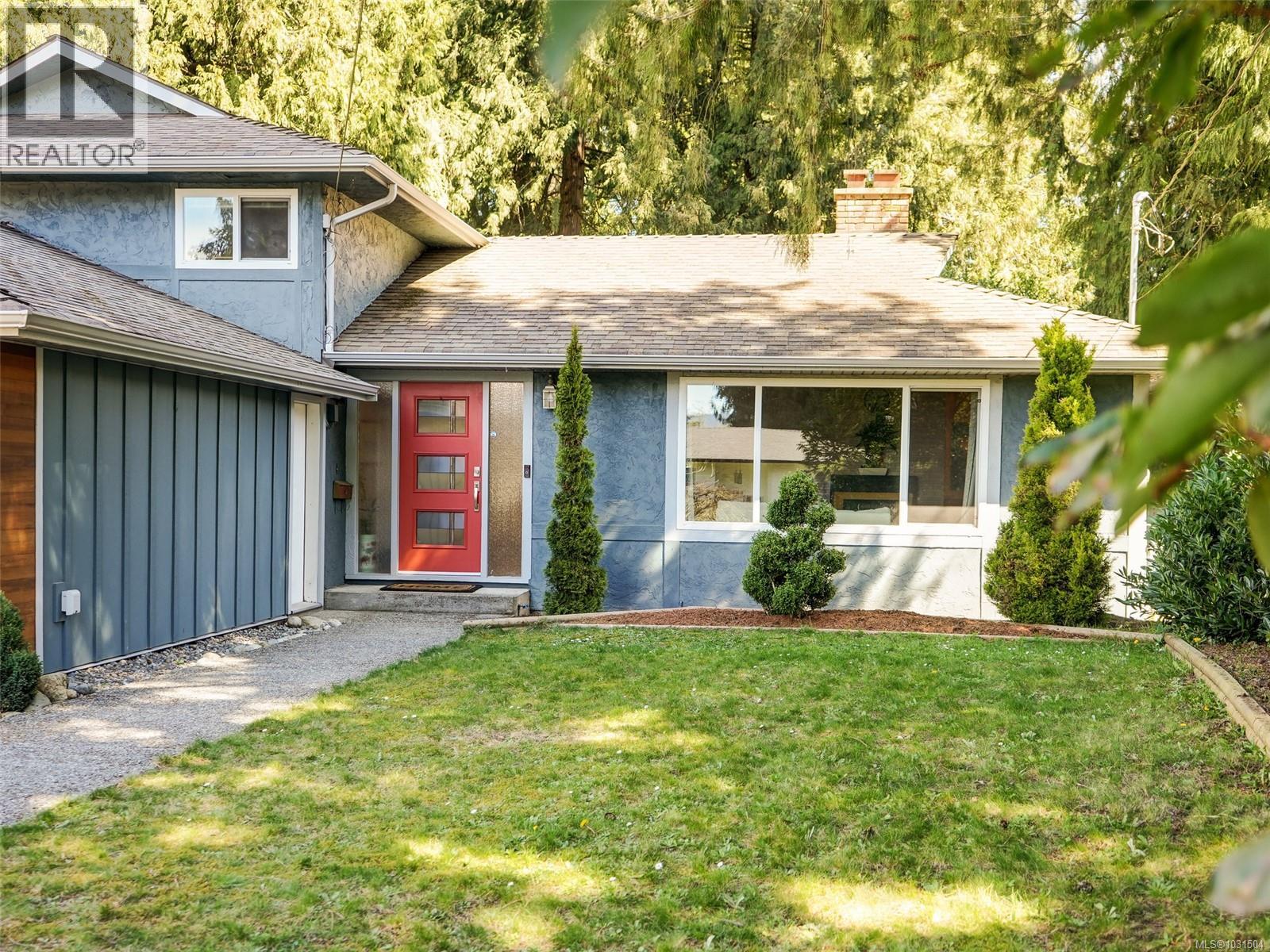 6429 Rodolph Rd, Central Saanich