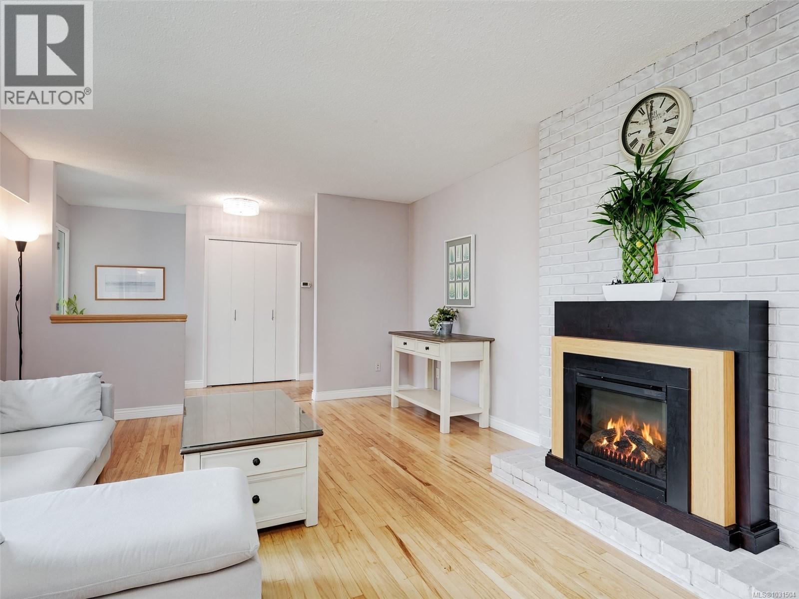 6429 Rodolph Rd, Central Saanich