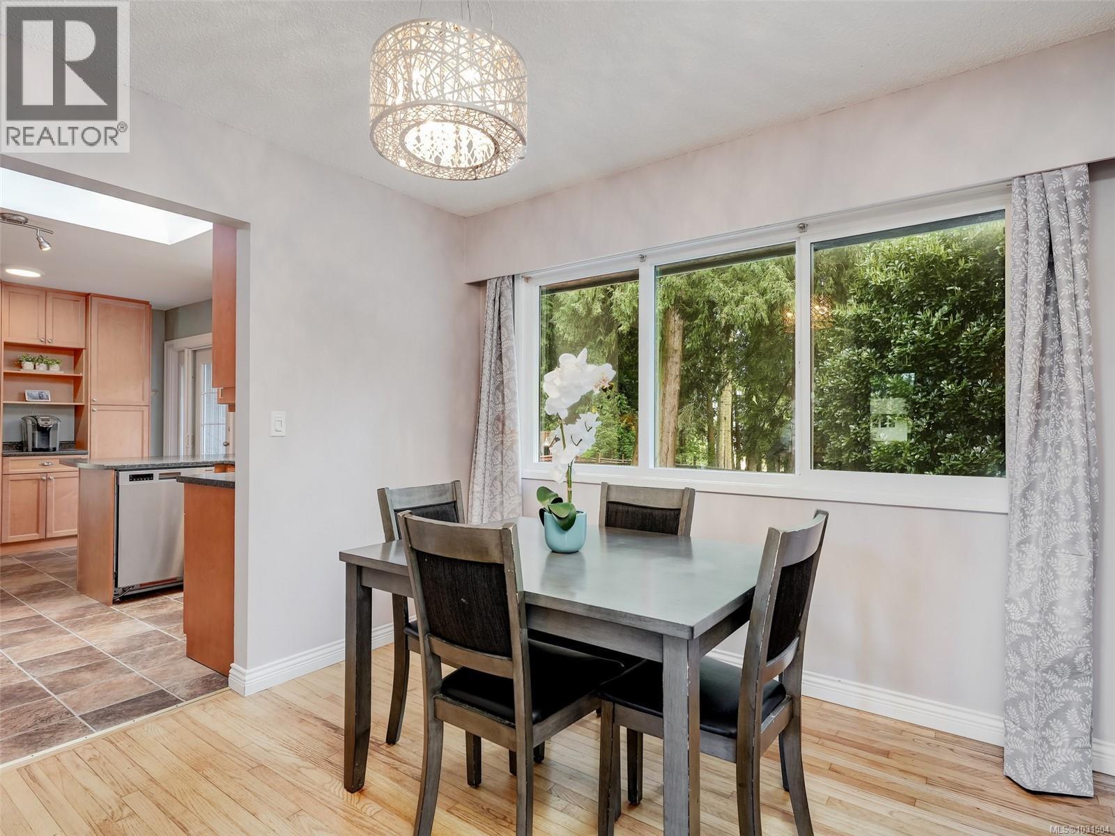 6429 Rodolph Rd, Central Saanich